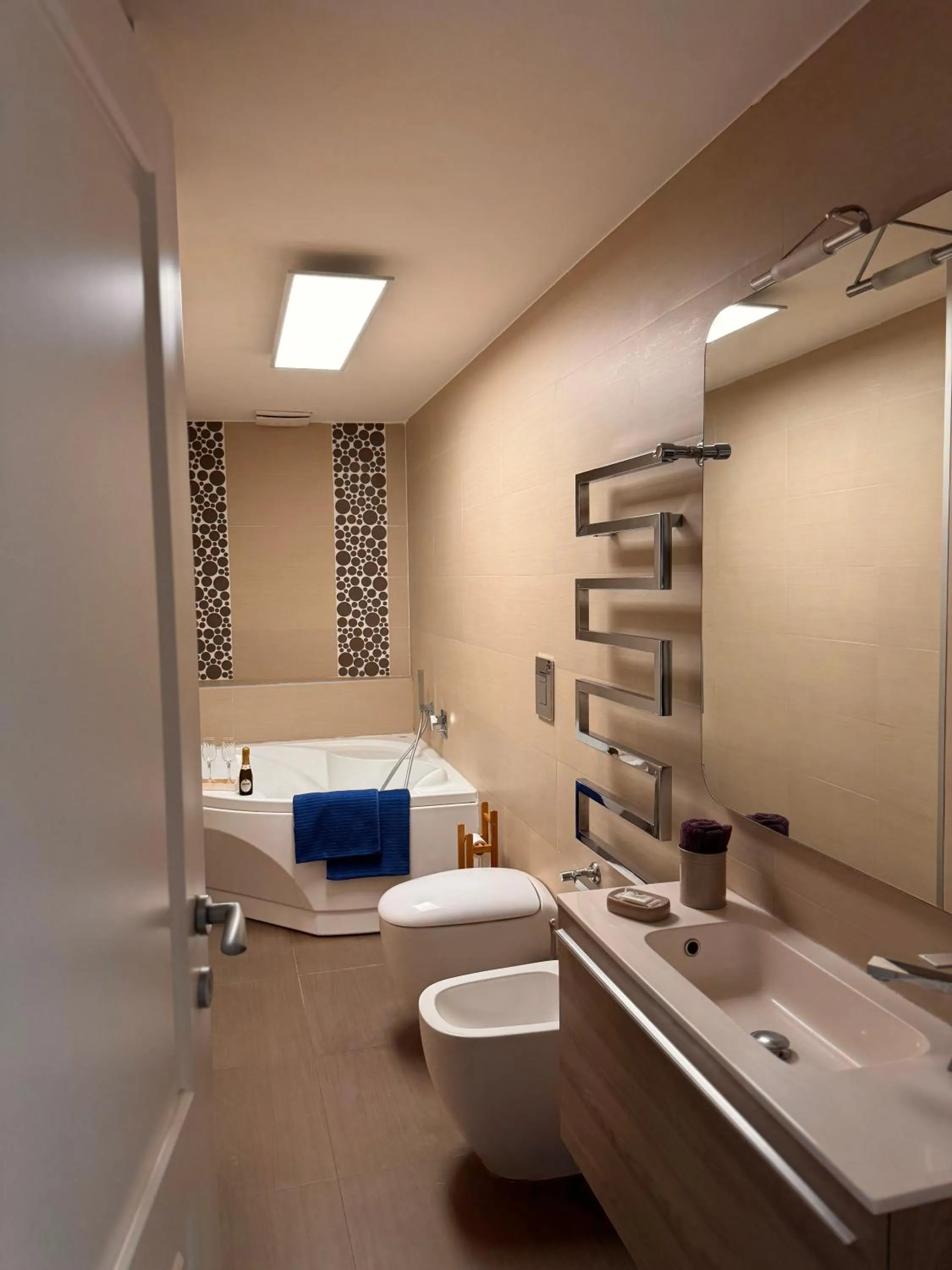 Toilet in Lo Specchio dei Papiri