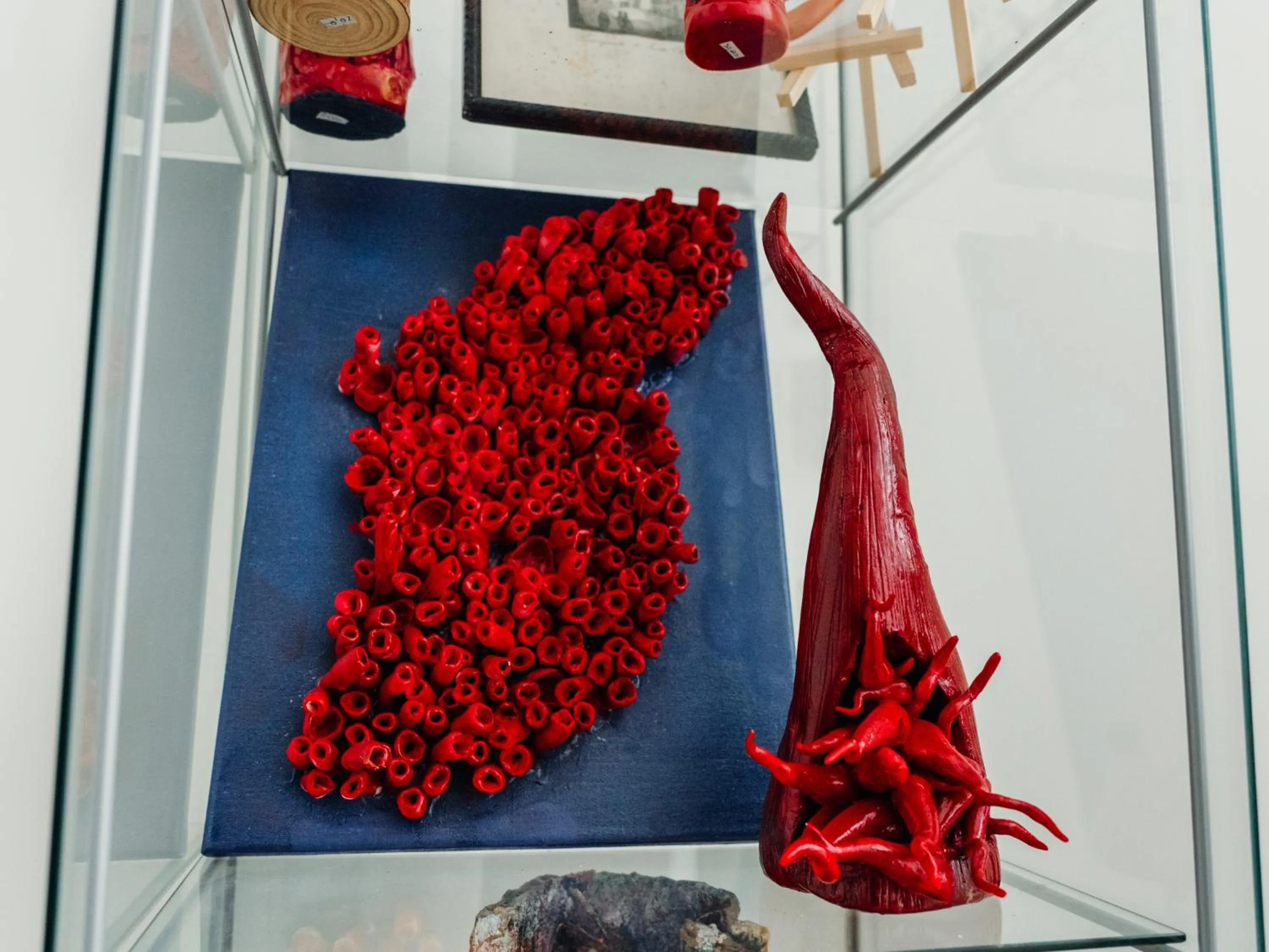 Decorative detail in Lo Specchio dei Papiri