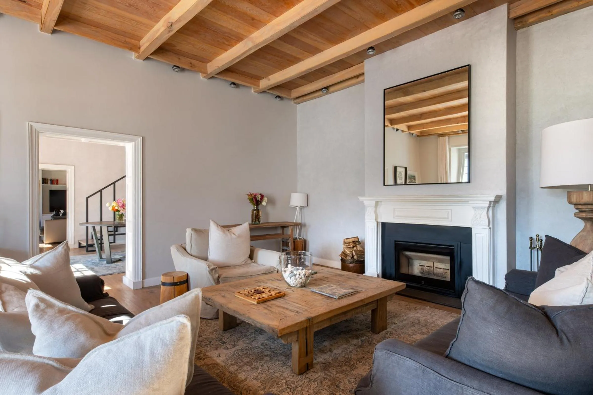 Communal lounge/ TV room in Mont Rochelle Hotel and Vineyard