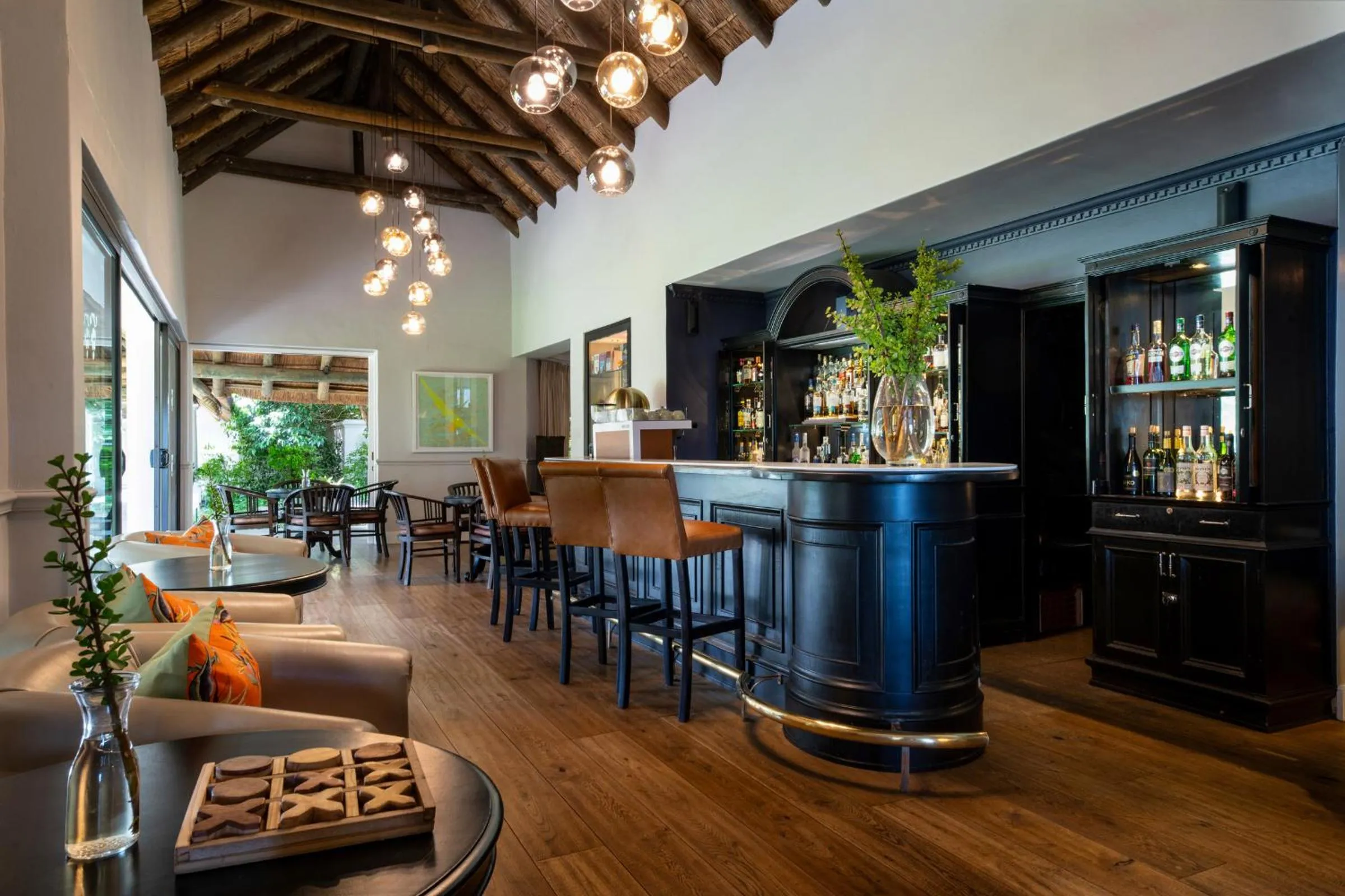 Lounge or bar in Mont Rochelle Hotel and Vineyard