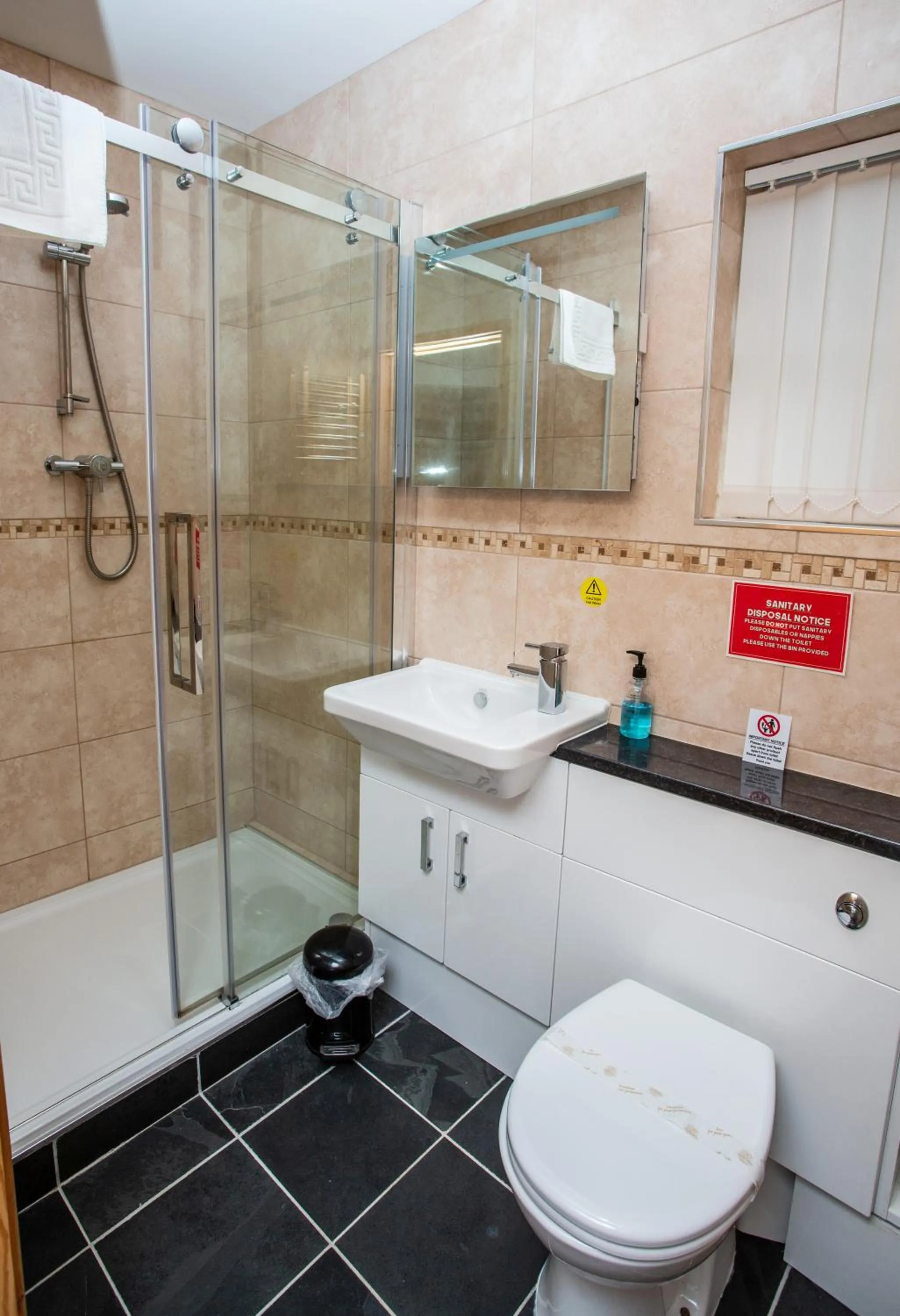 Shower in The Windmill Inn