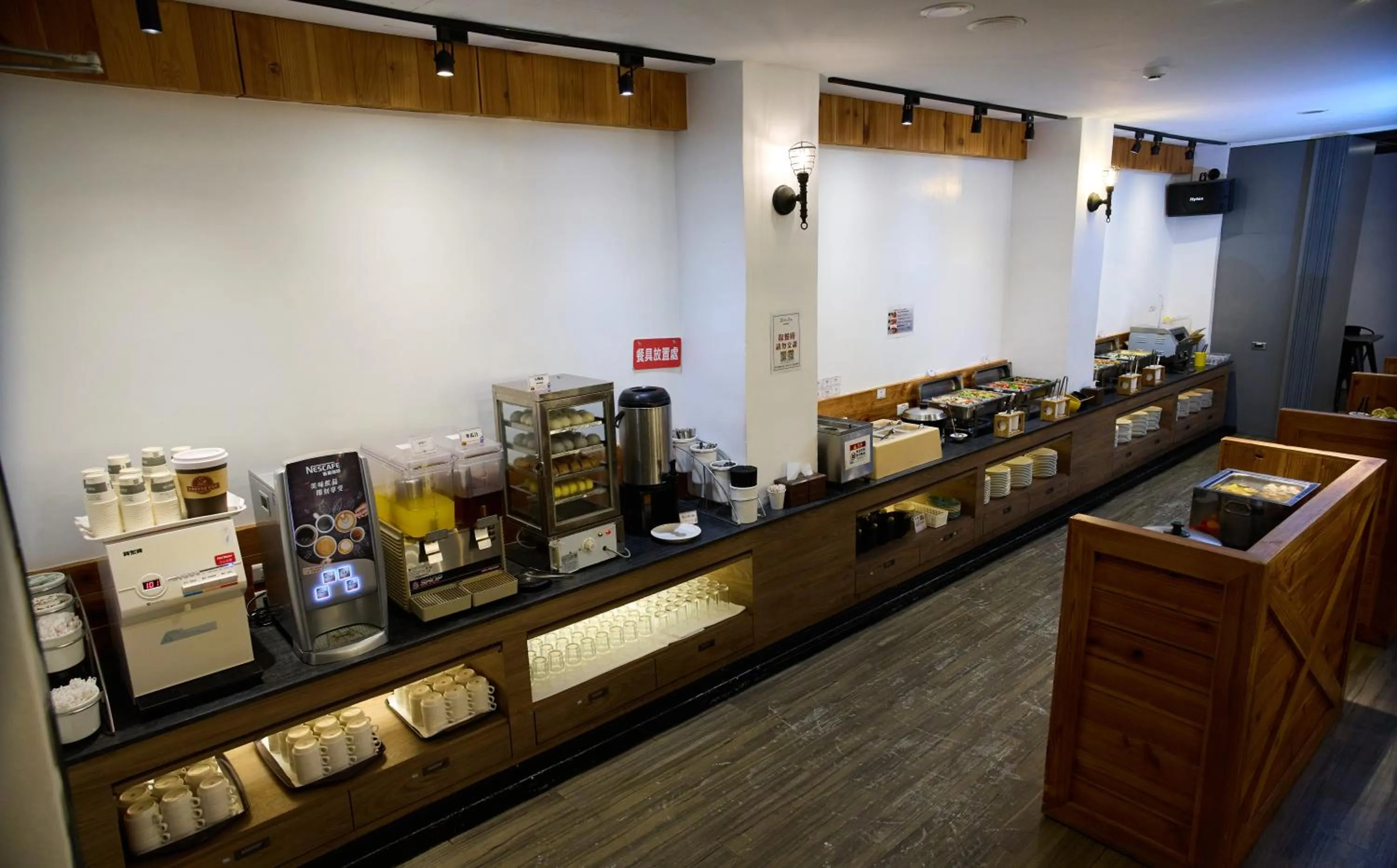 Buffet breakfast in Traveller Inn TieHua Cultural and Creative Hotel