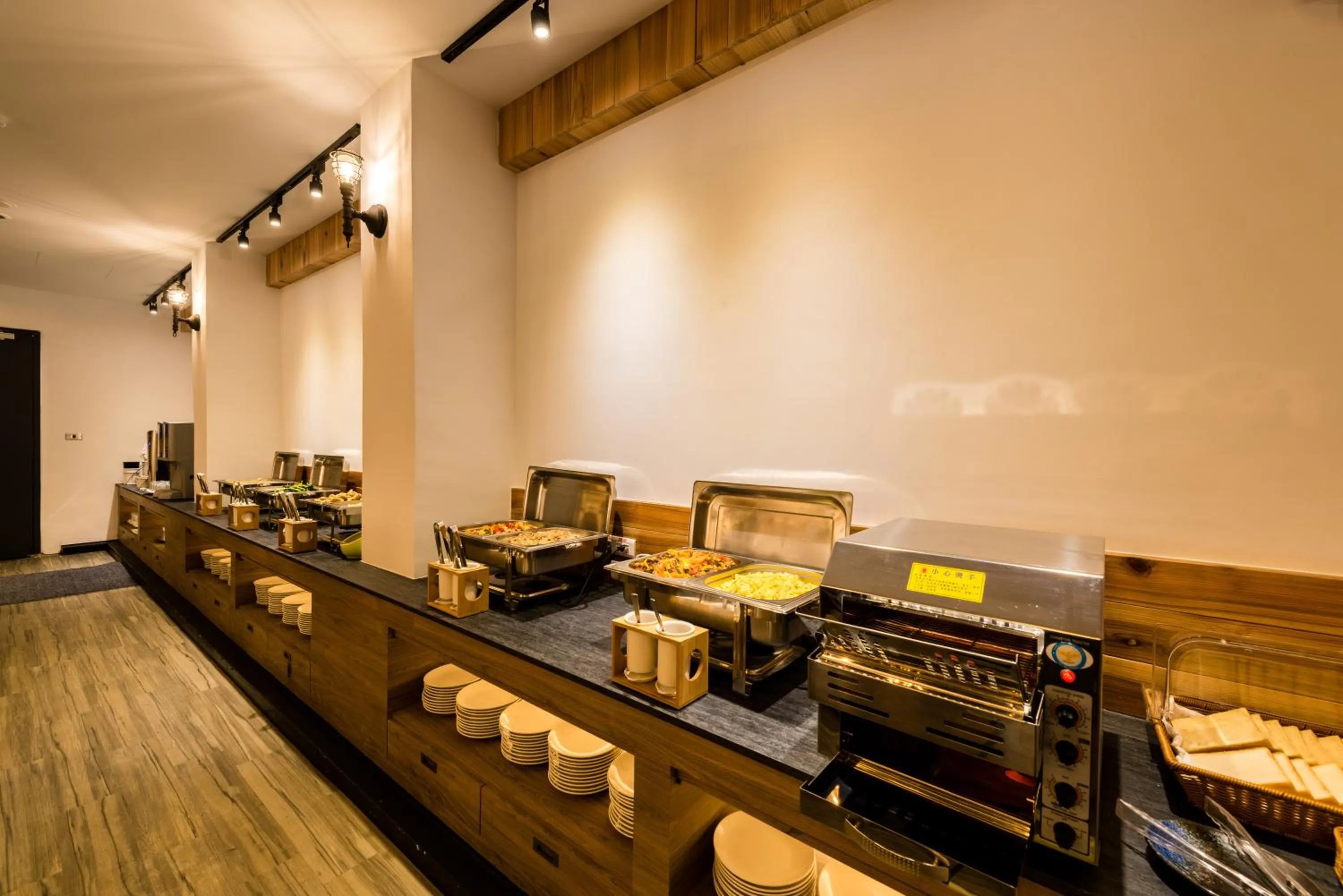 Restaurant/places to eat in Traveller Inn TieHua Cultural and Creative Hotel