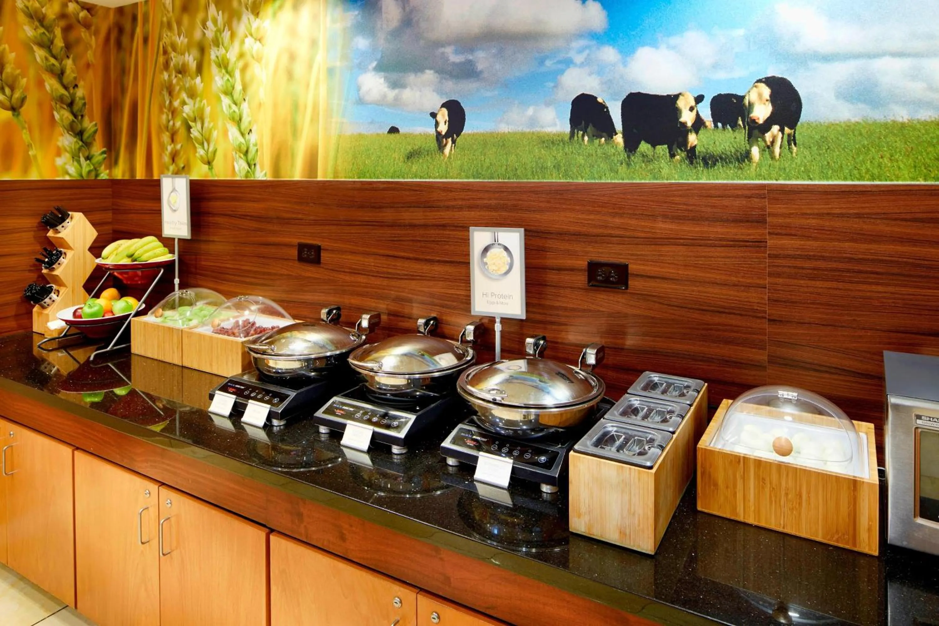 Breakfast in Fairfield Inn and Suites Columbus Polaris