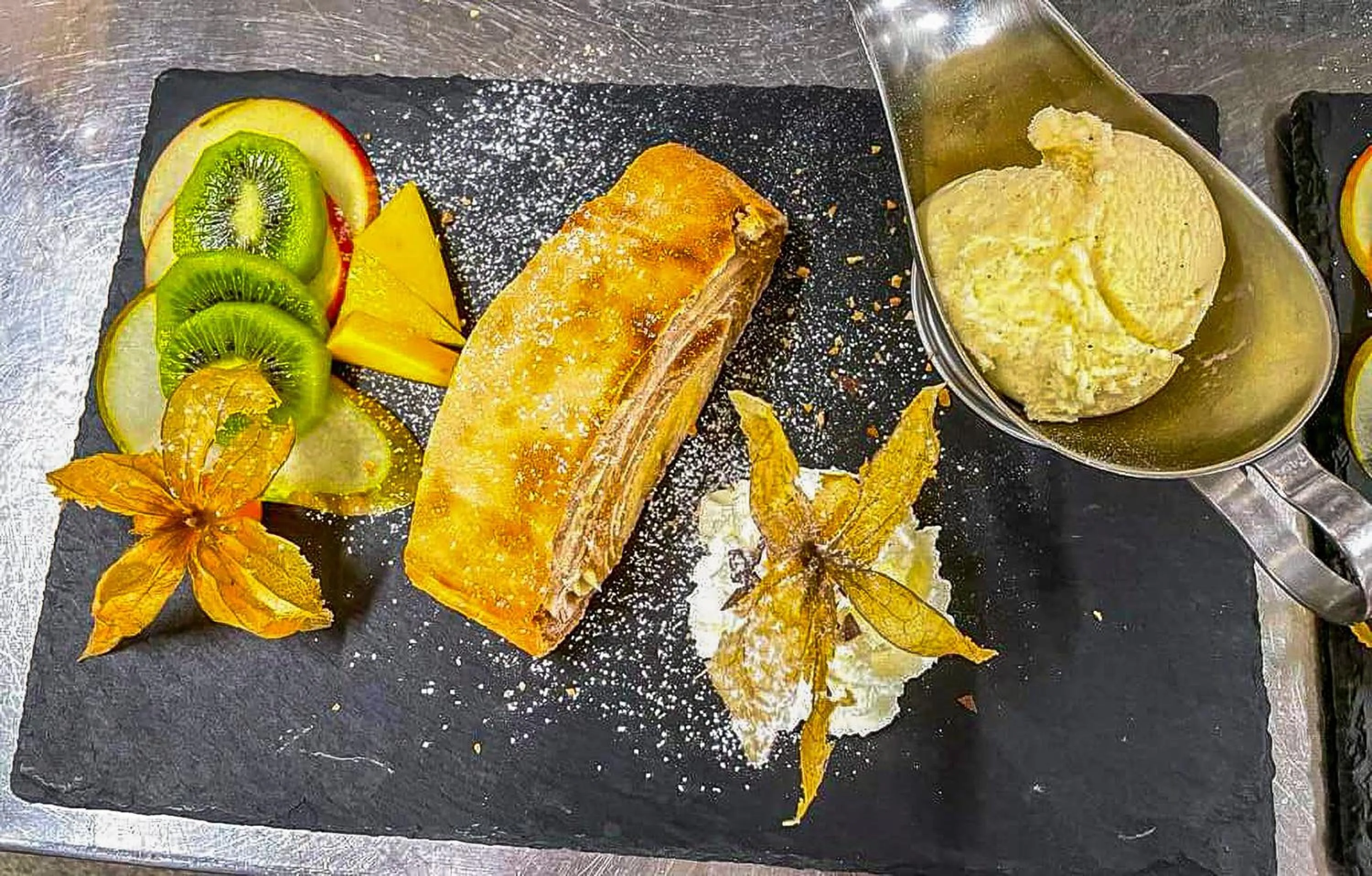 Restaurant/places to eat in Hotel und Restaurant Nehrener Hof