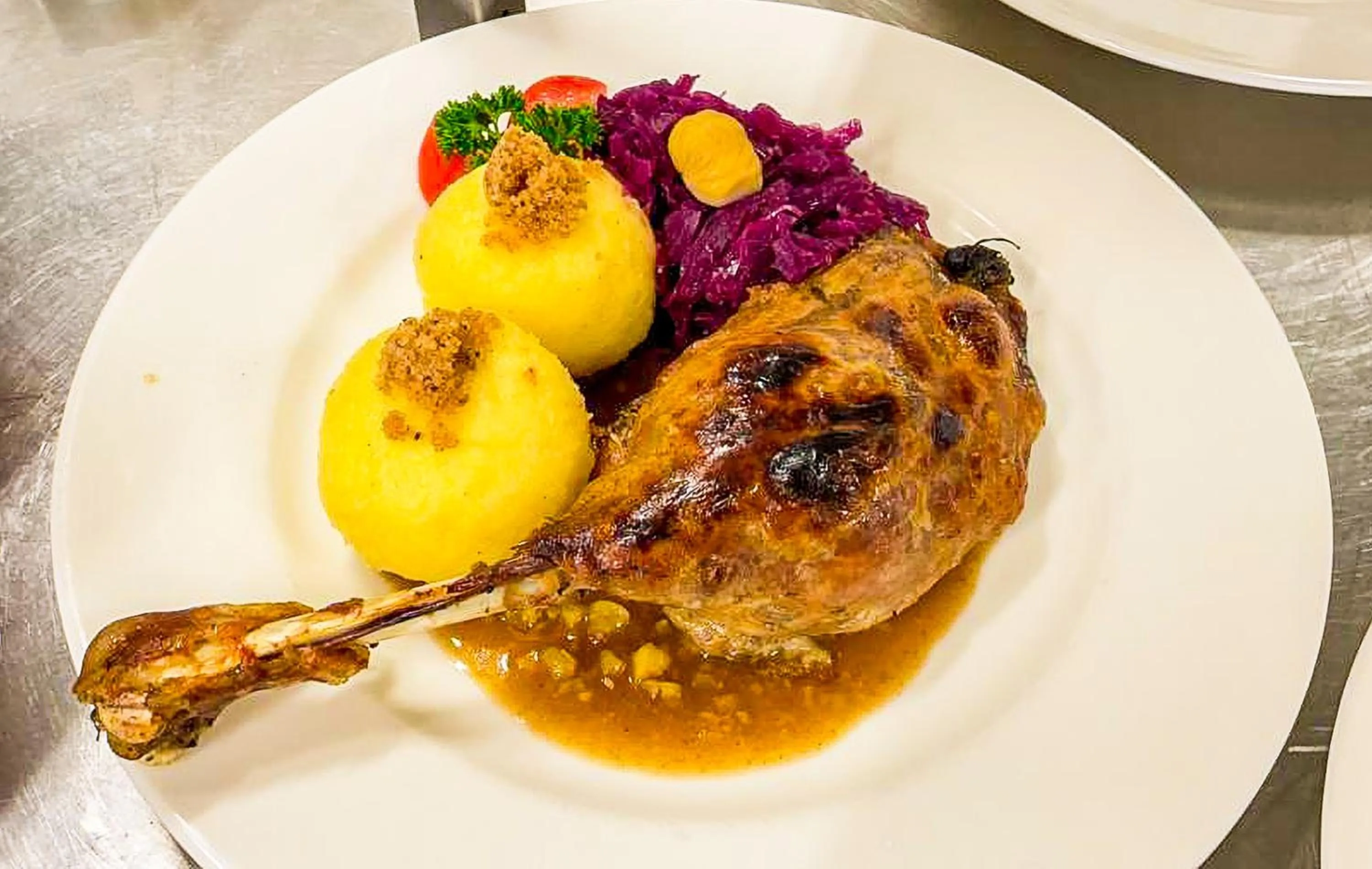 Restaurant/places to eat in Hotel und Restaurant Nehrener Hof