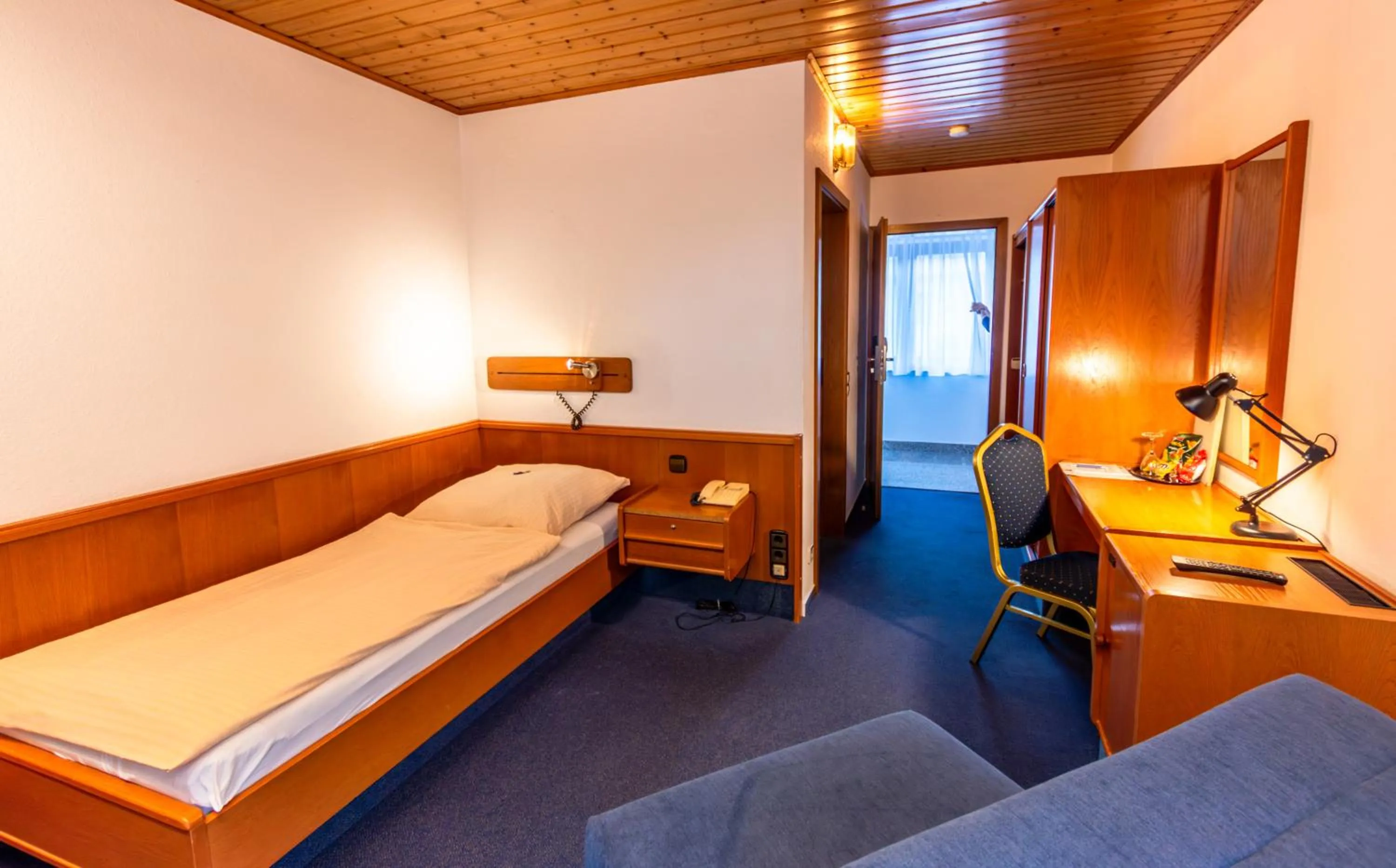 Bed in Hotel und Restaurant Nehrener Hof