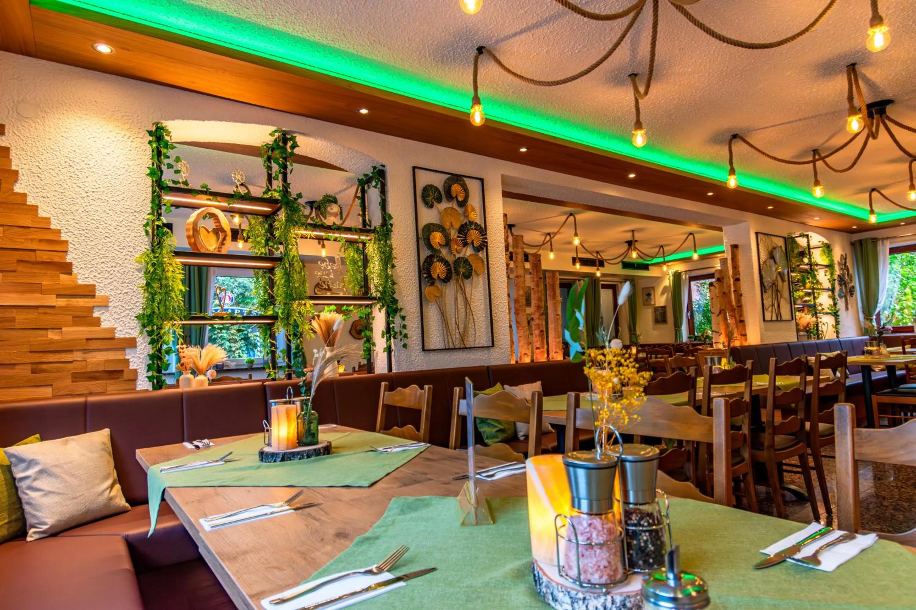 Restaurant/places to eat in Hotel und Restaurant Nehrener Hof