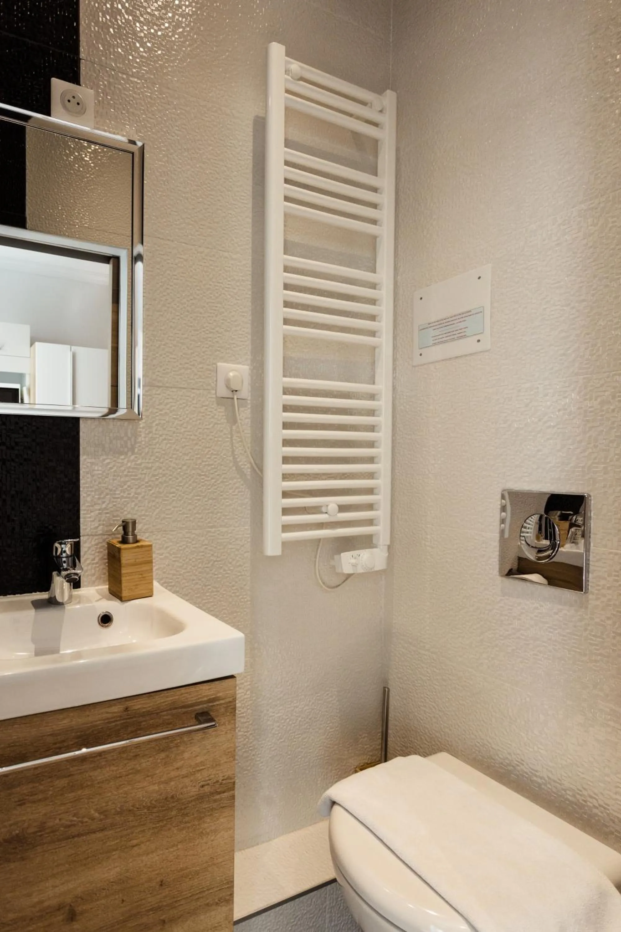 Shower in Nice Home - Studios Lido