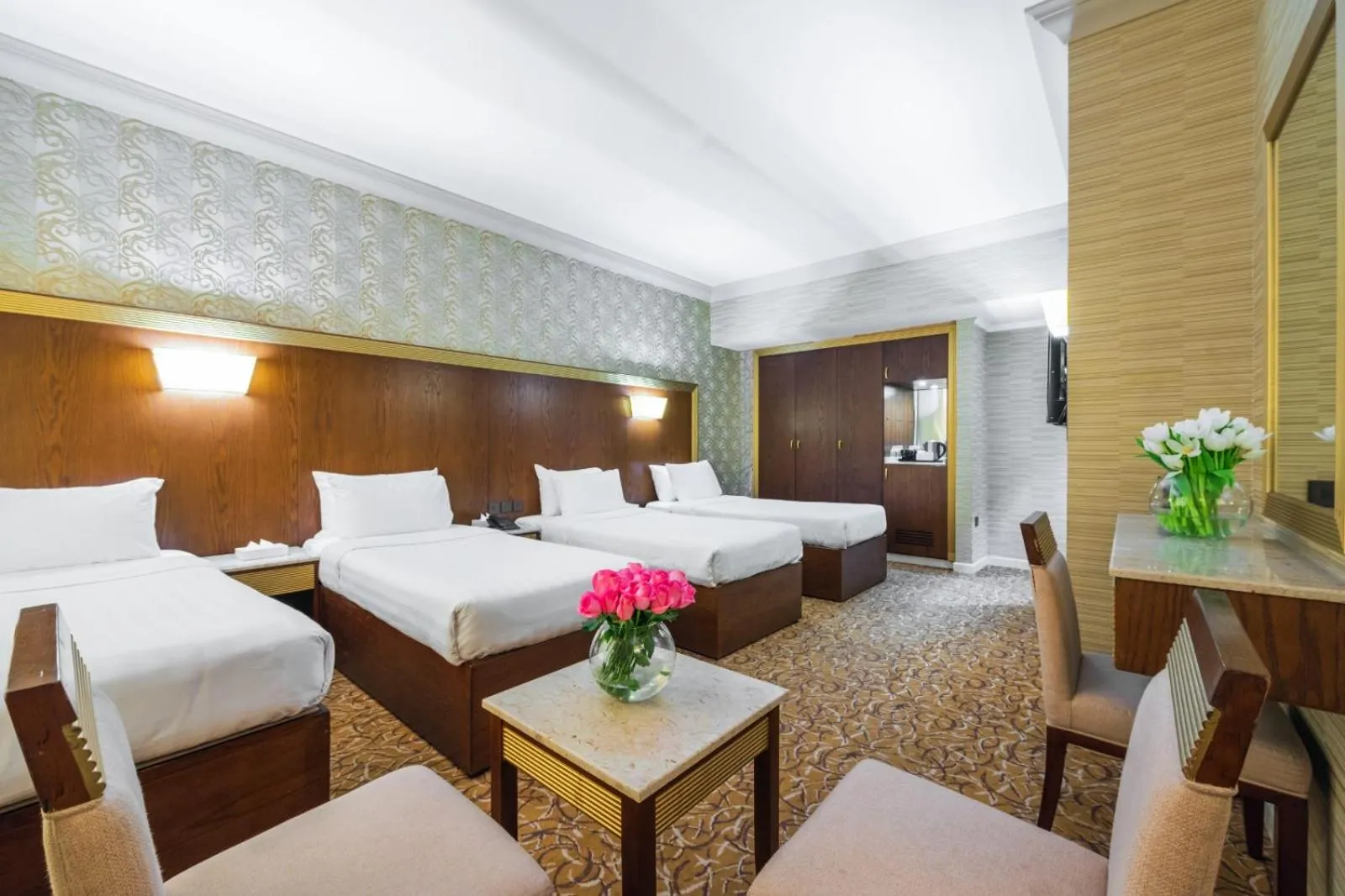 Photo of the whole room, Bed in Dhiafat Al Raja Hotel