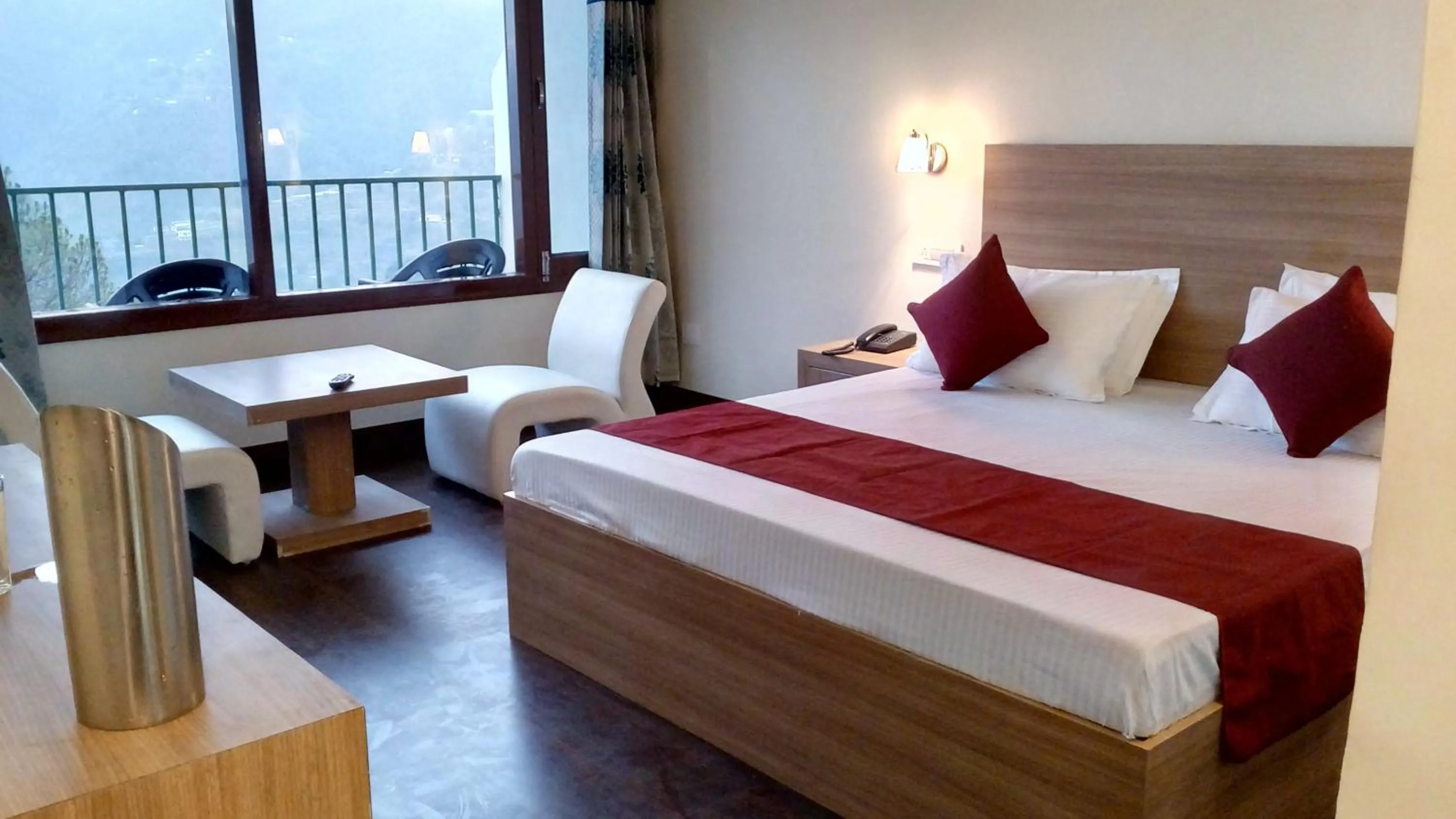 Bedroom in Hotel Emerald Valley