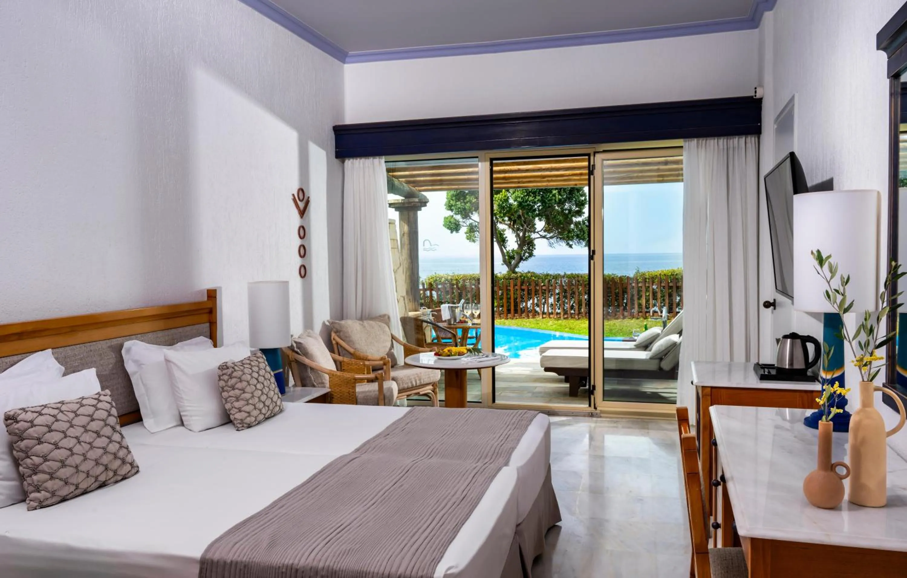 Photo of the whole room, Bed in Leptos Panorama Hotel