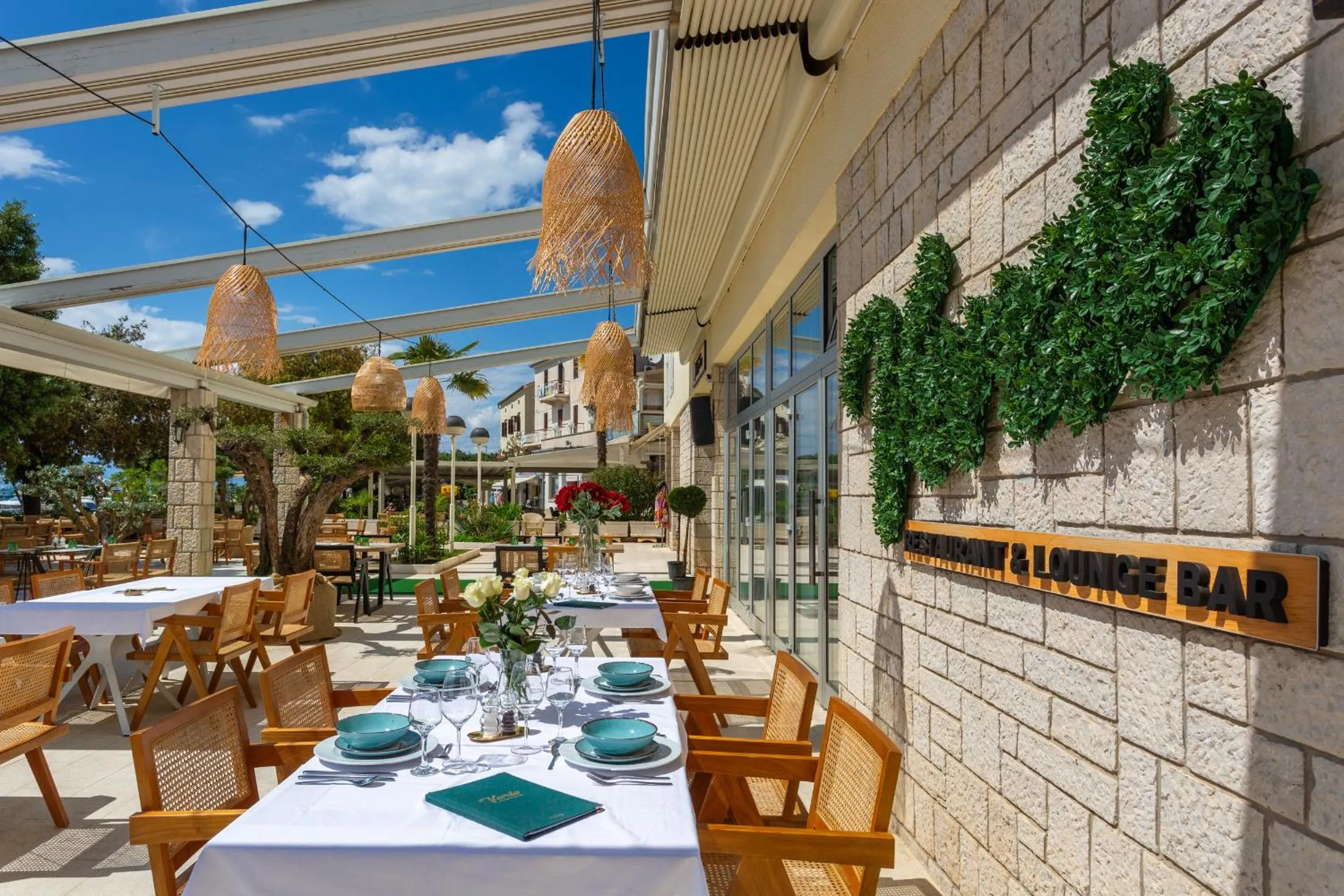 Restaurant/places to eat in Hotel Adria