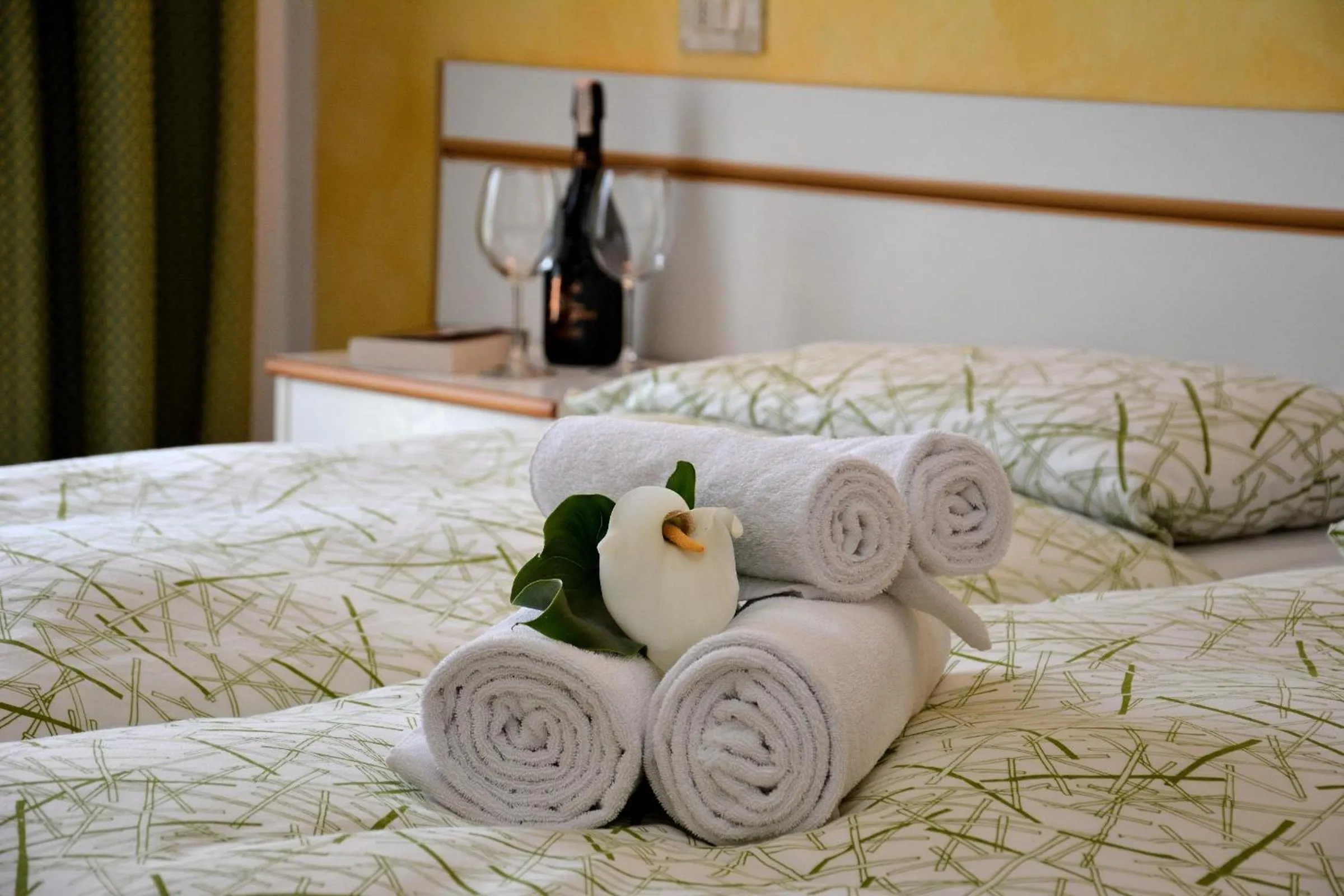 Decorative detail, Bed in Stella D'Oro - Hotel & Apartments