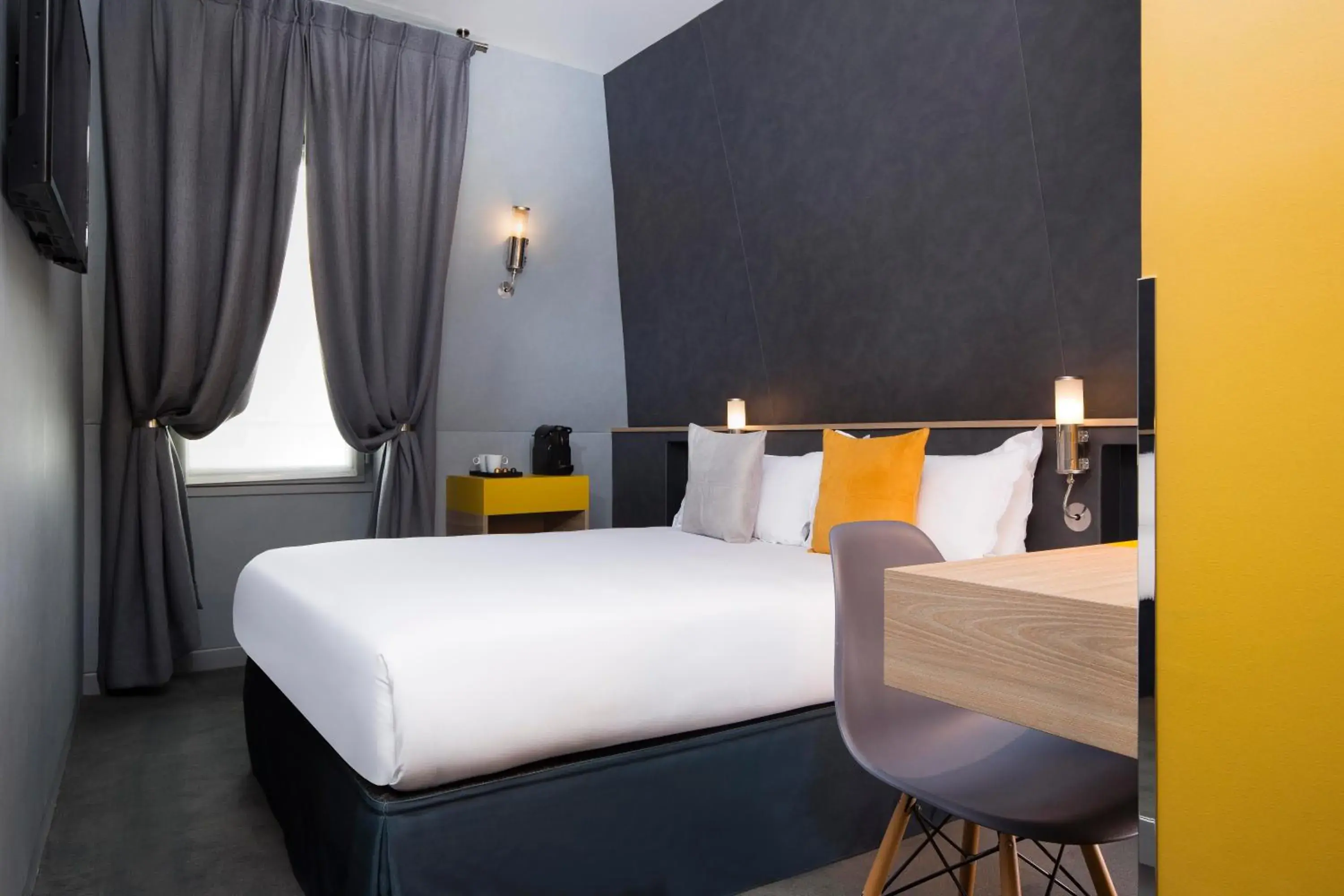Bedroom, Bed in ibis Styles Bourg La Reine Bedroom, Bed in ibis Styles Bourg La Reine