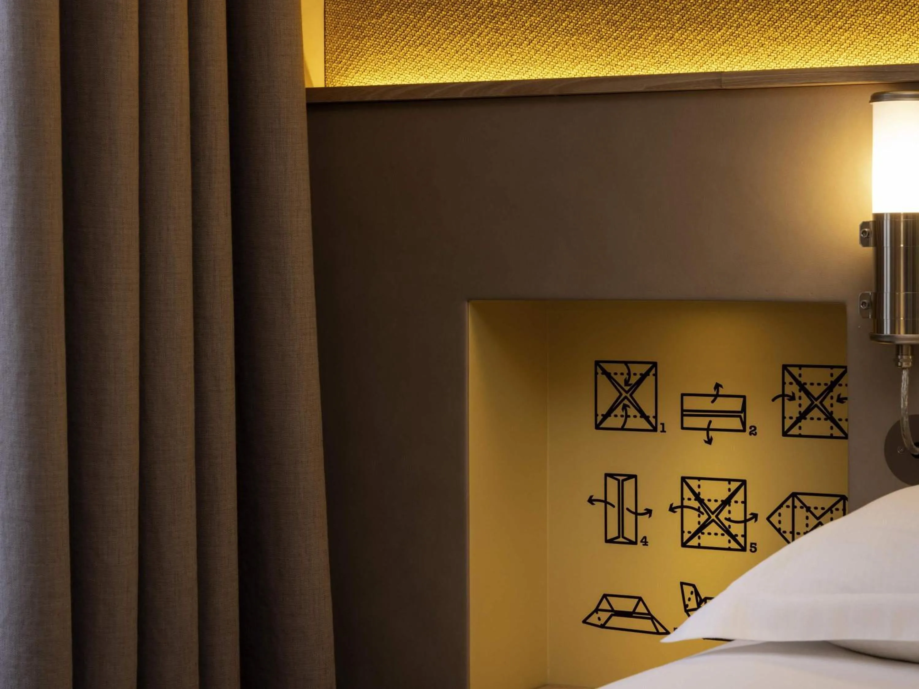 Bedroom, Bed in ibis Styles Bourg La Reine