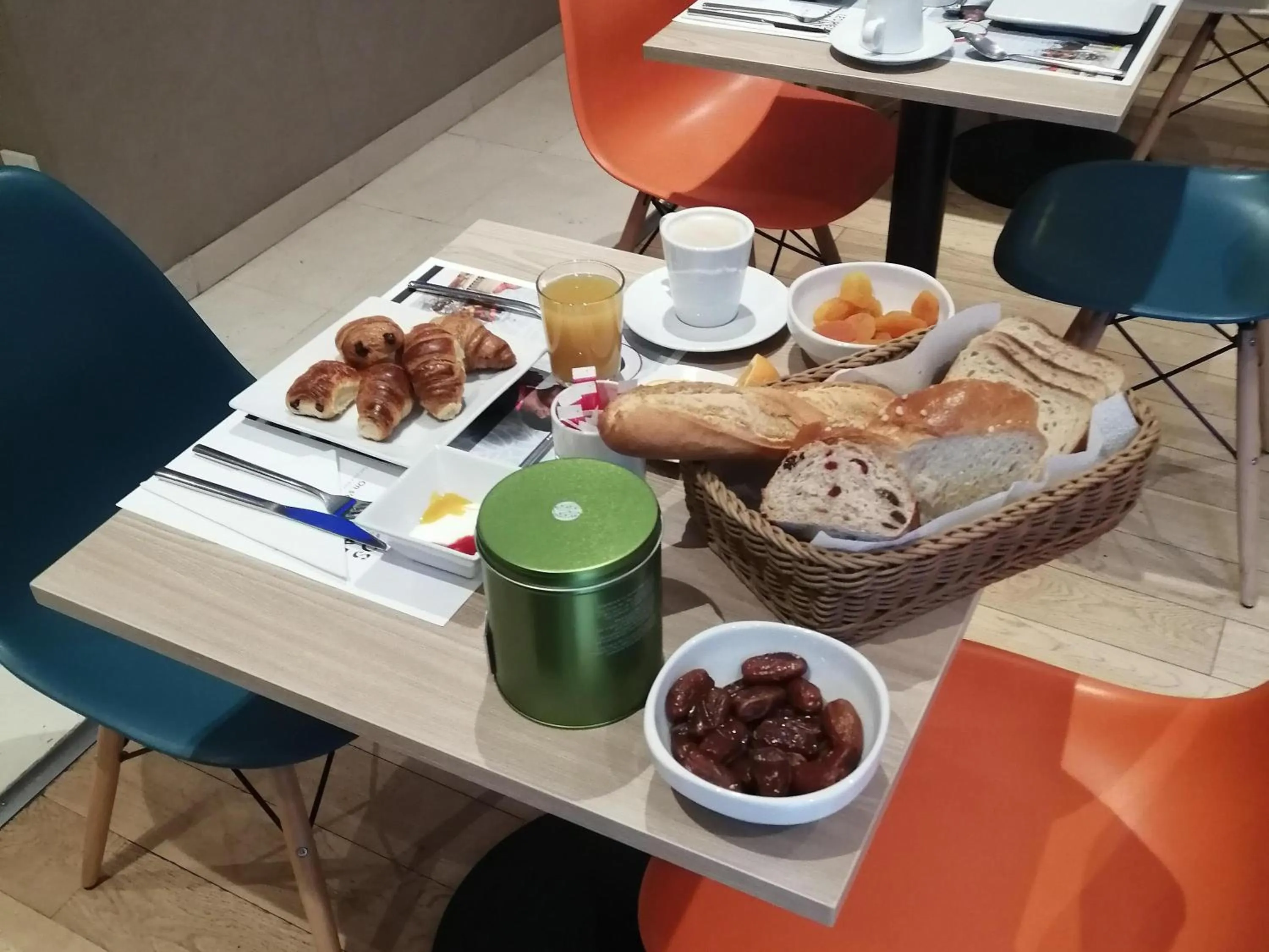 Breakfast in ibis Styles Bourg La Reine