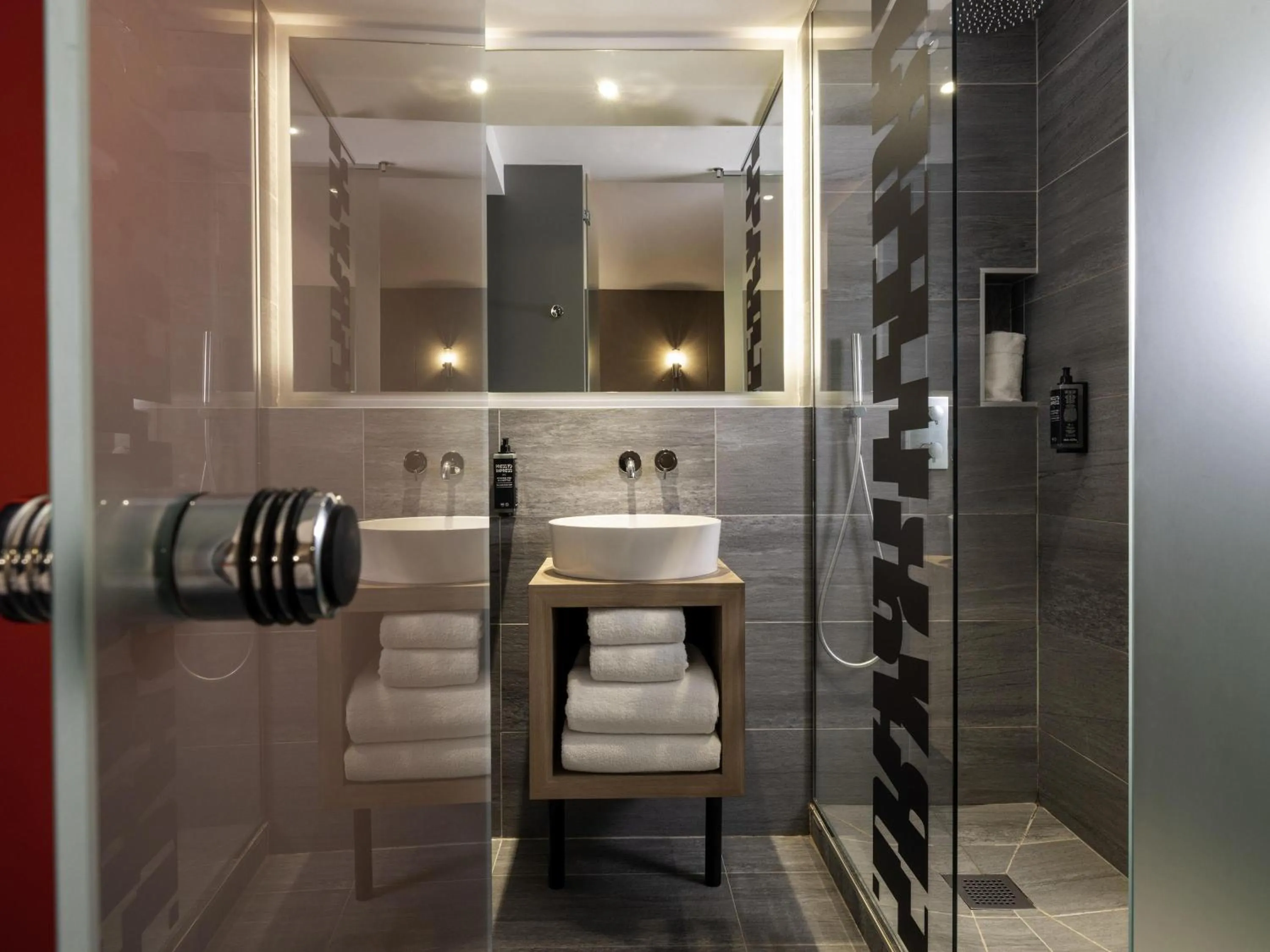 Bedroom in ibis Styles Bourg La Reine