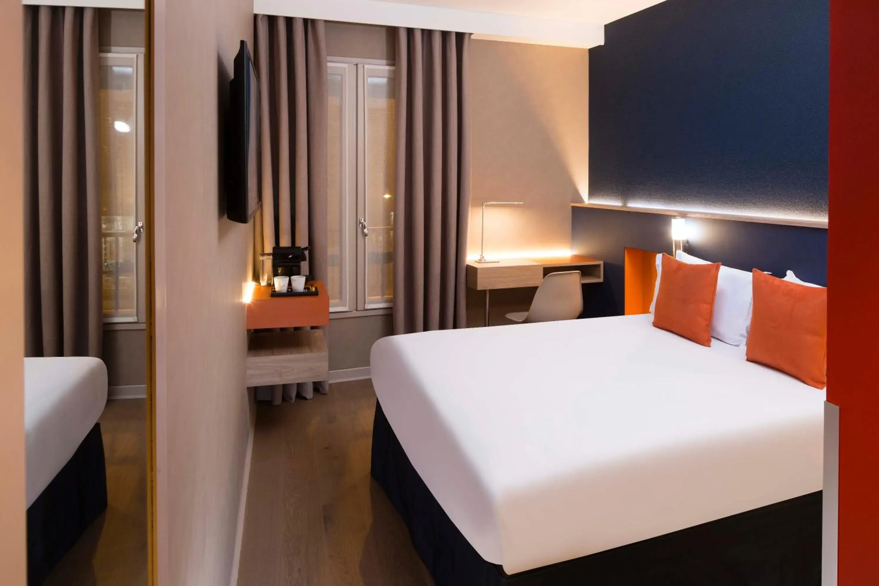 Bed in ibis Styles Bourg La Reine Bed in ibis Styles Bourg La Reine