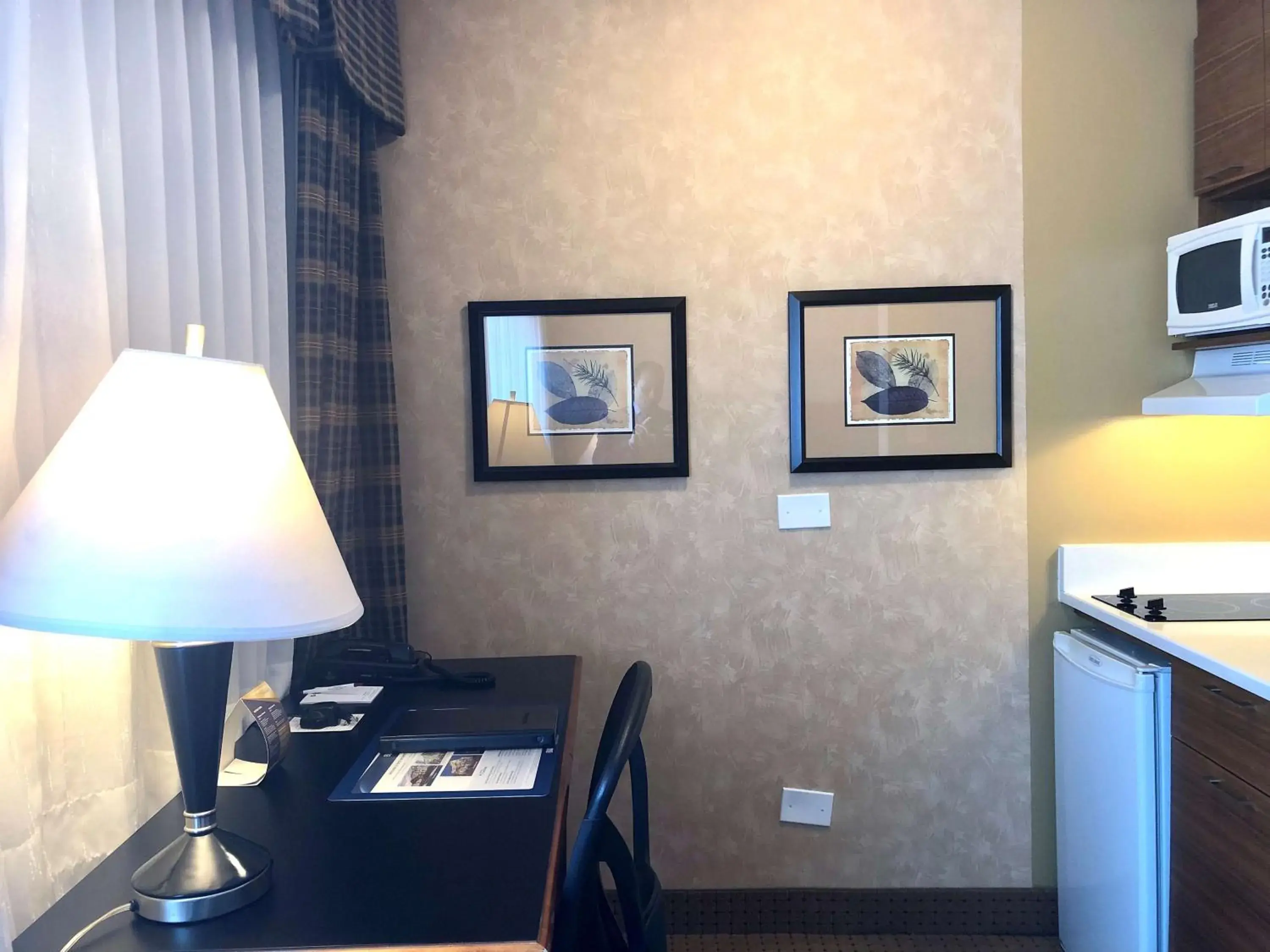 Photo of the whole room in Best Western Plus Suites Downtown Calgary Photo of the whole room in Best Western Plus Suites Downtown Calgary