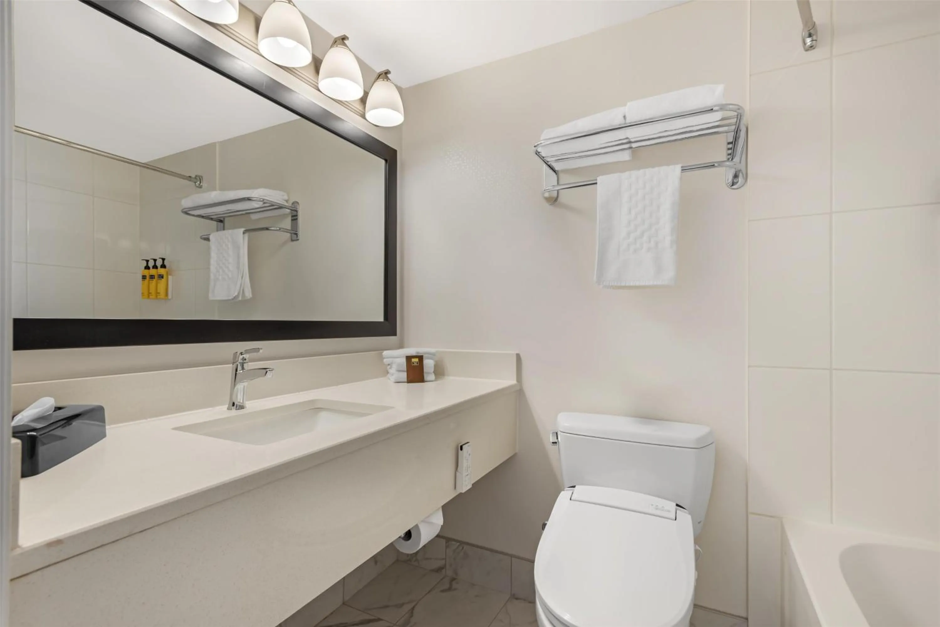 Bathroom in Best Western Plus Suites Downtown Calgary