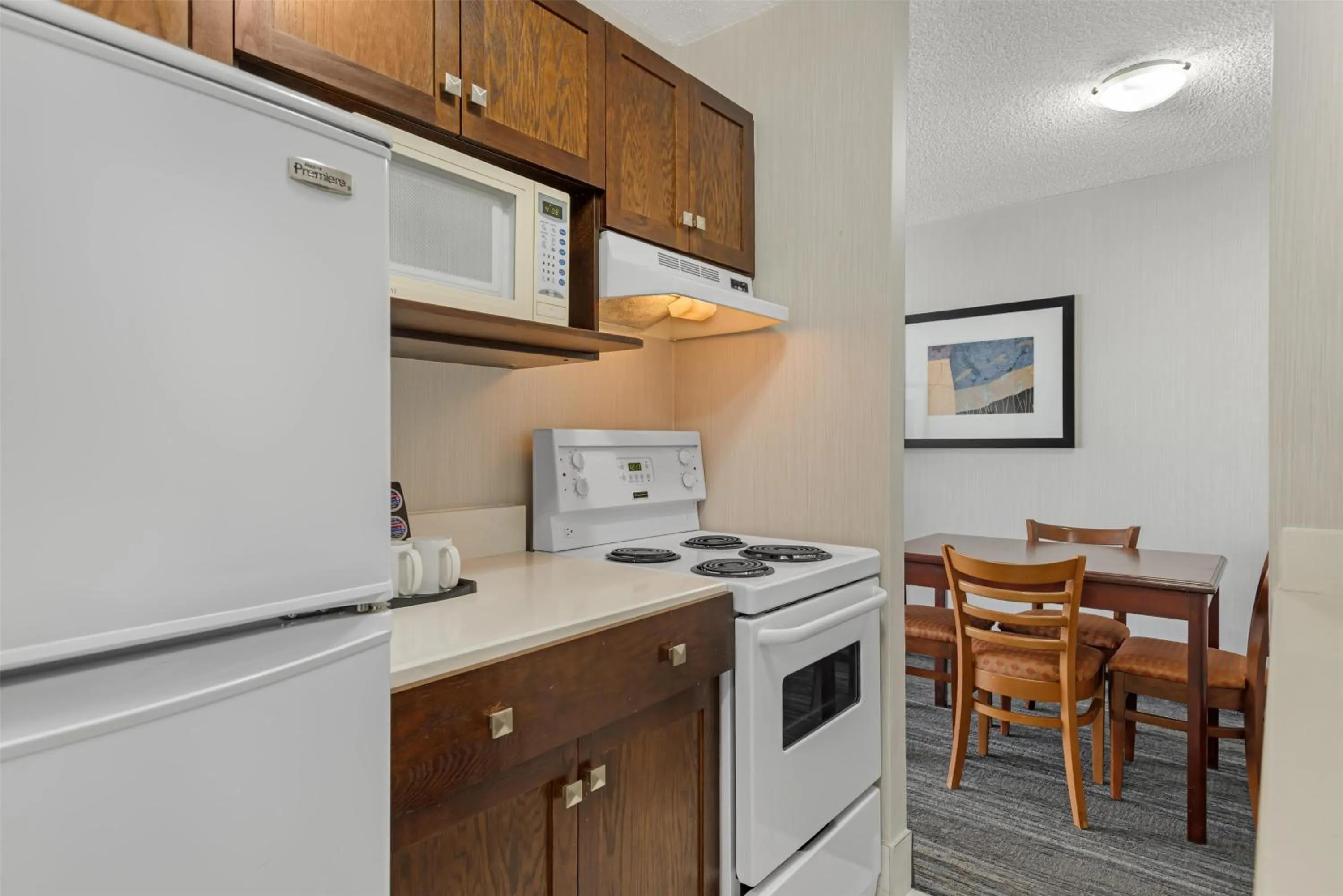 Bedroom in Best Western Plus Suites Downtown Calgary