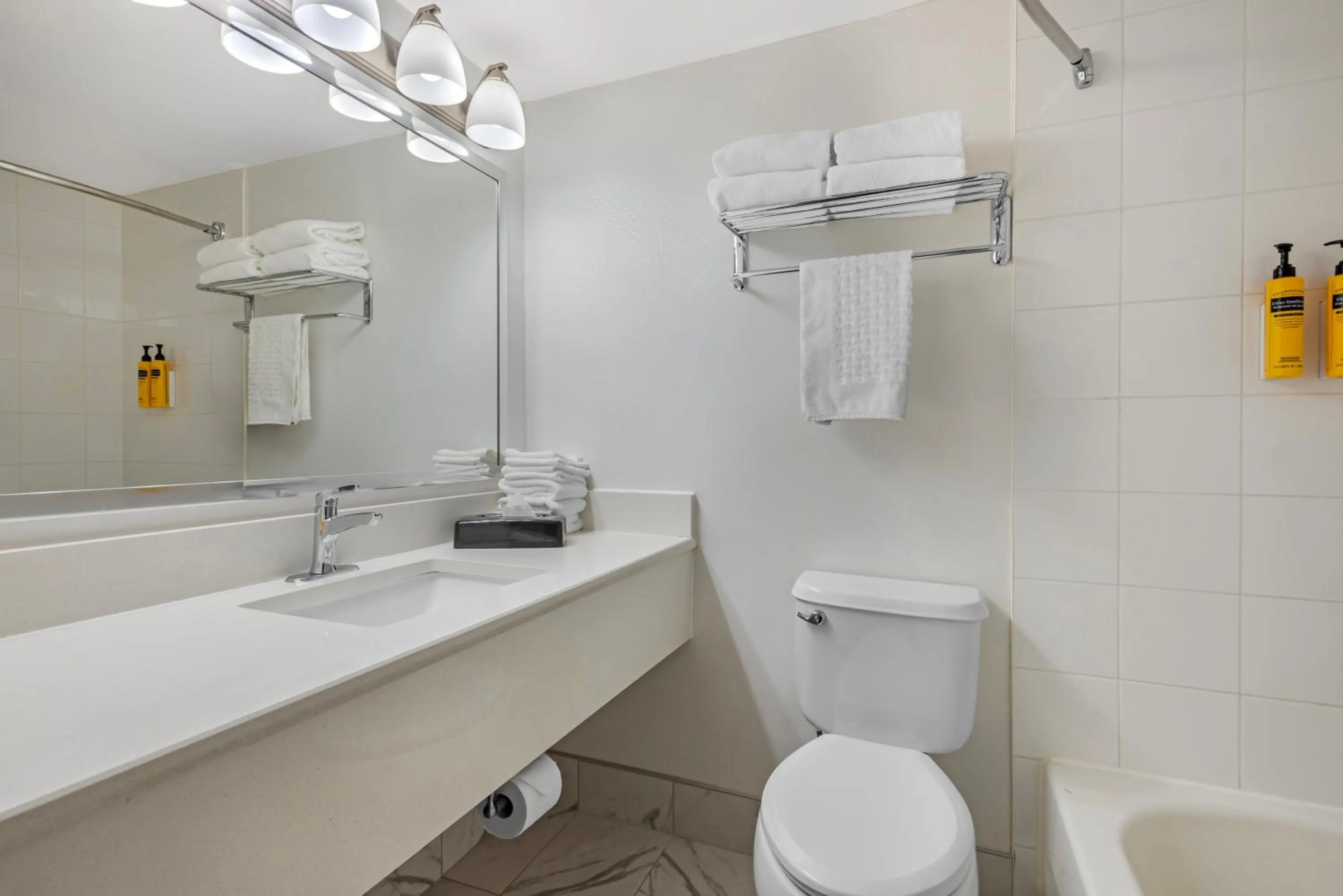 Bathroom in Best Western Plus Suites Downtown Calgary