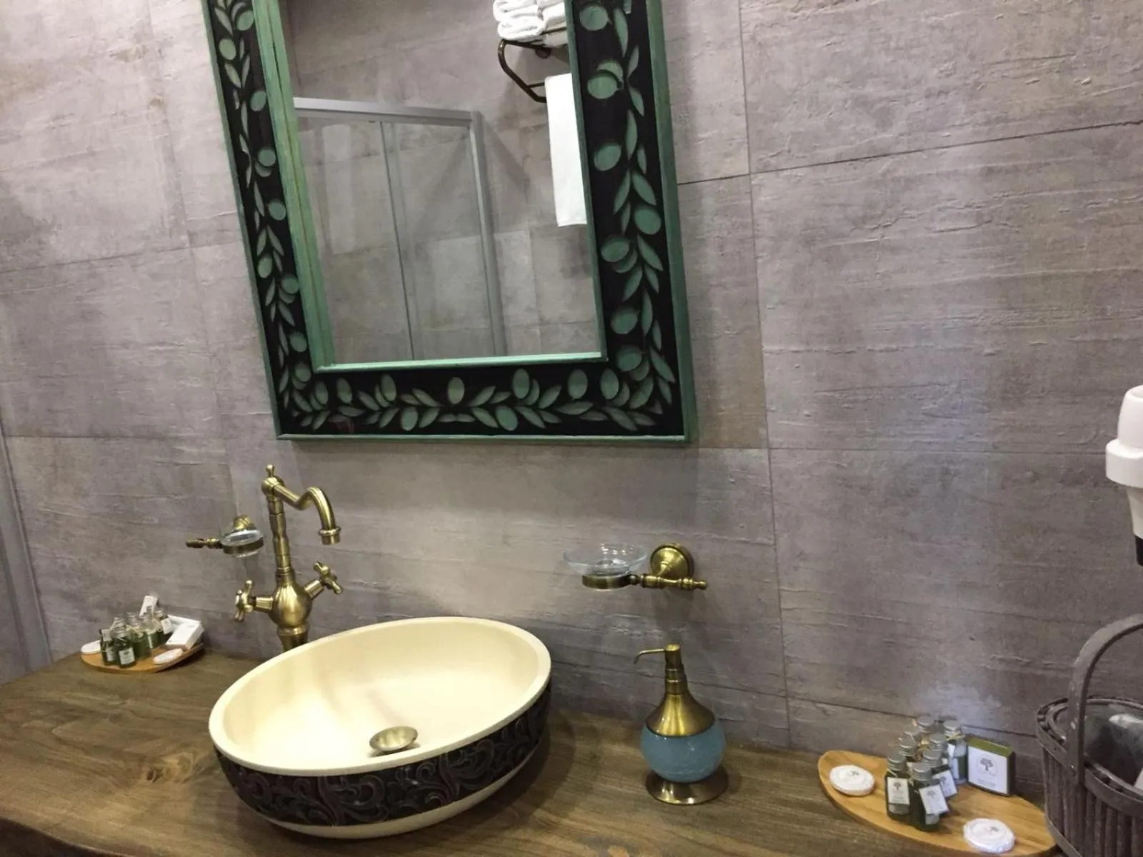 Bathroom in Assos Zeyti̇n Han Special Class Hotel Adults only 12