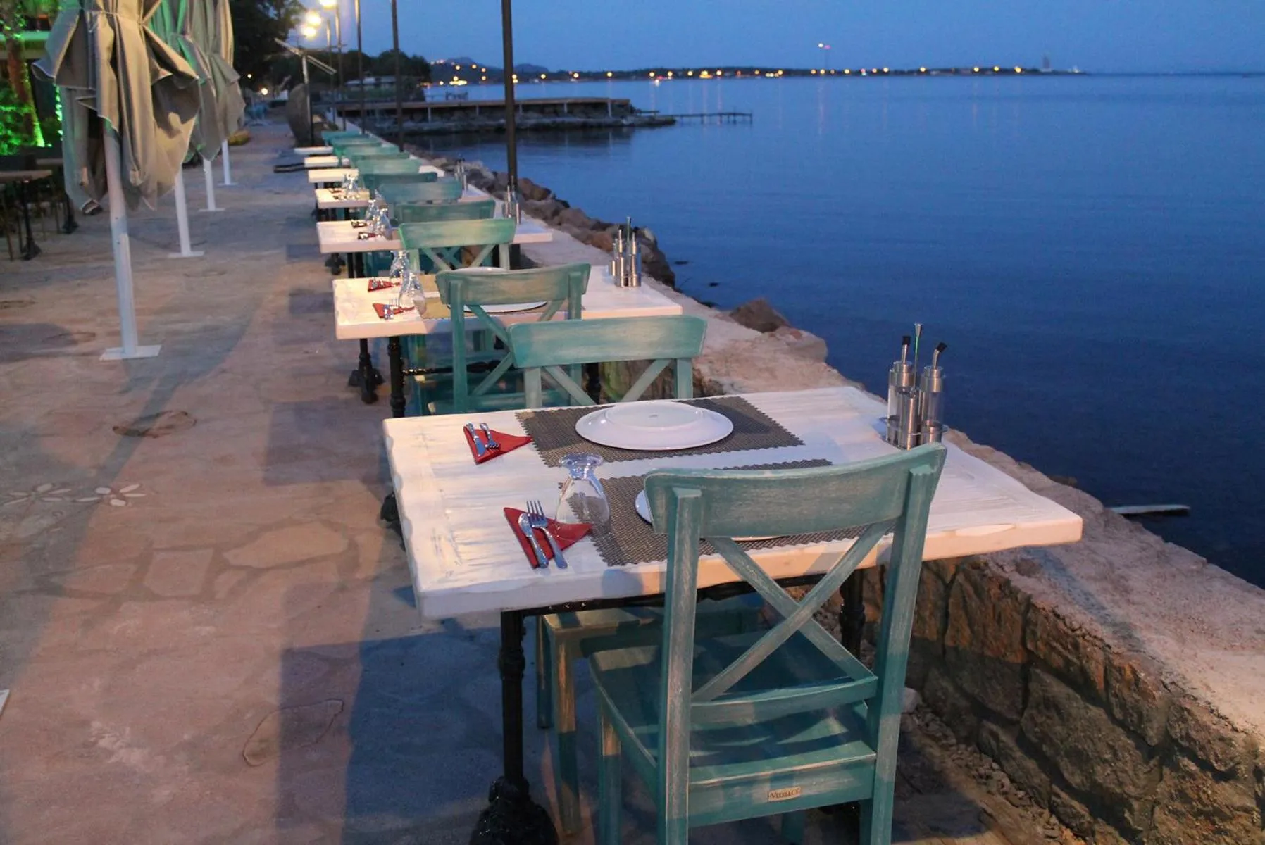Food and drinks in Assos Zeyti̇n Han Special Class Hotel Adults only 12