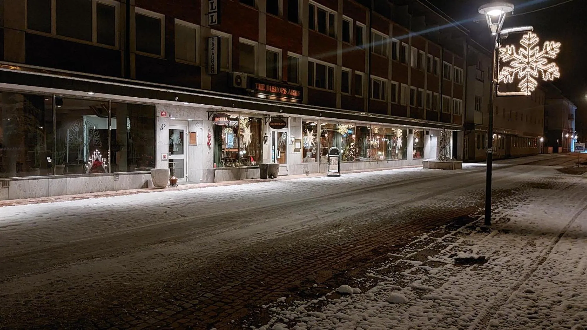 Facade/entrance in Hotel Bishops Arms Mora