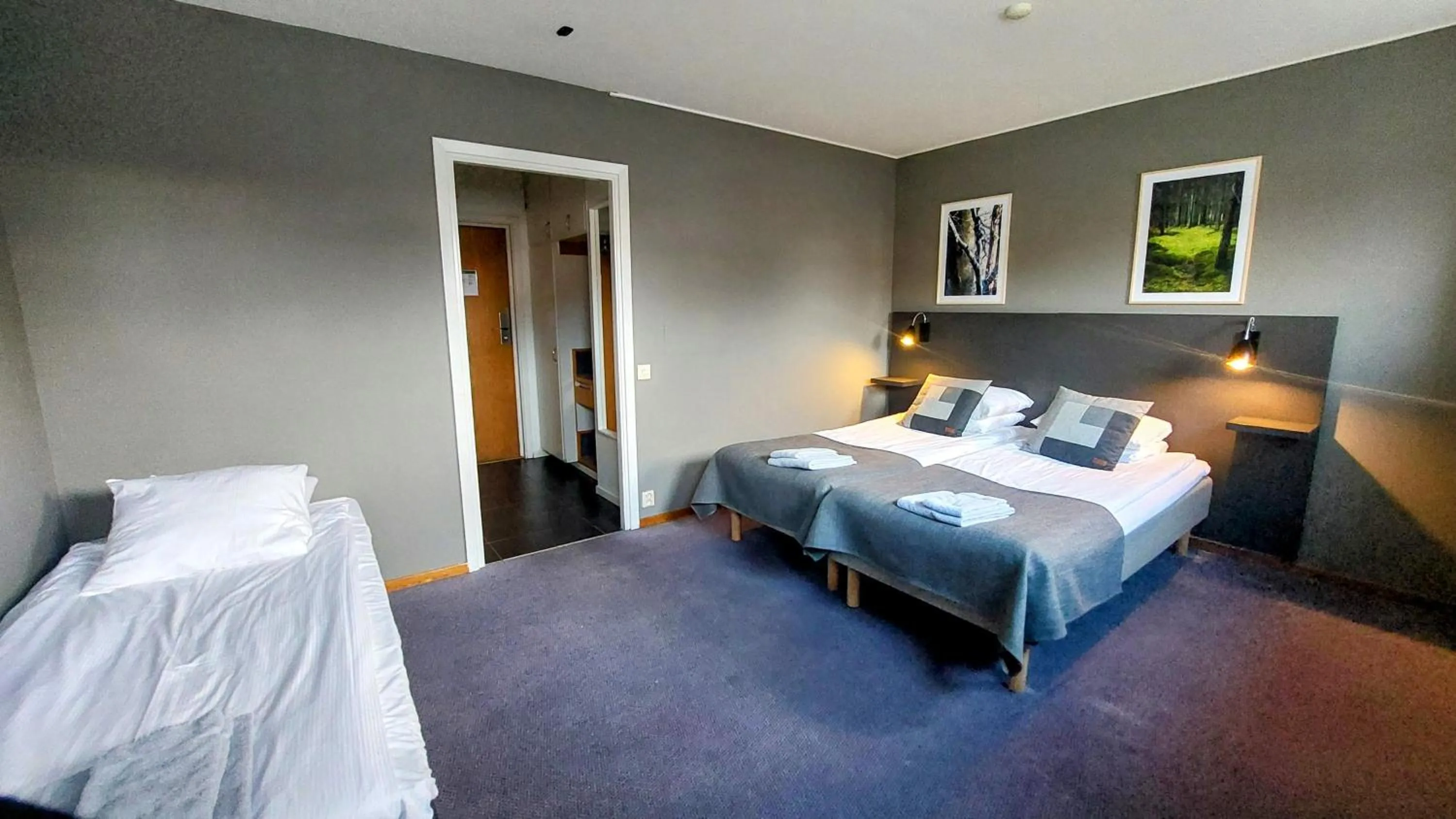 Photo of the whole room, Bed in Hotel Bishops Arms Mora