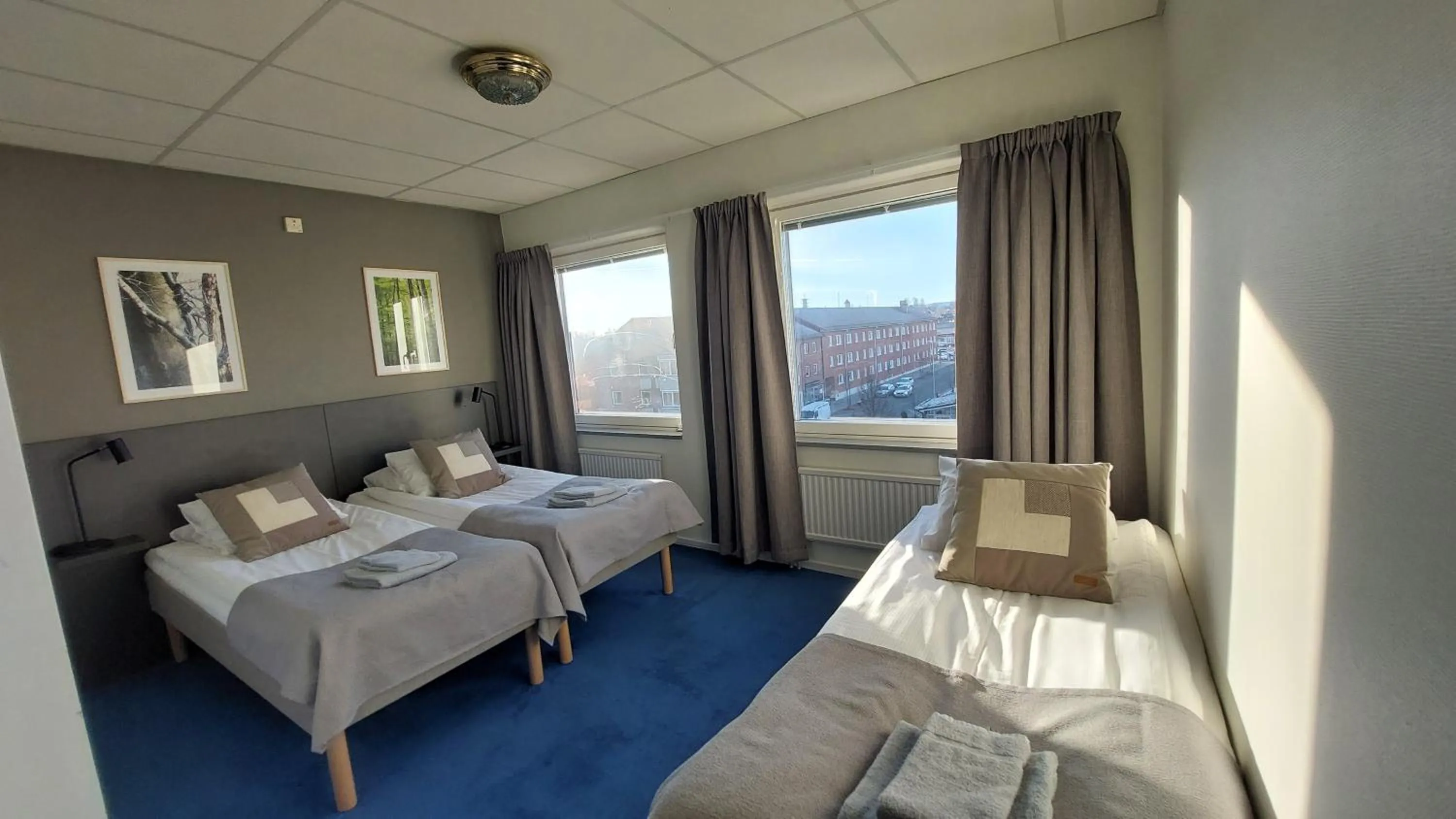 Photo of the whole room, Bed in Hotel Bishops Arms Mora