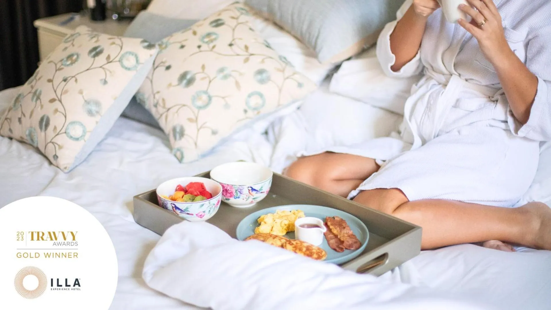 Breakfast, Bed in Illa Experience Hotel
