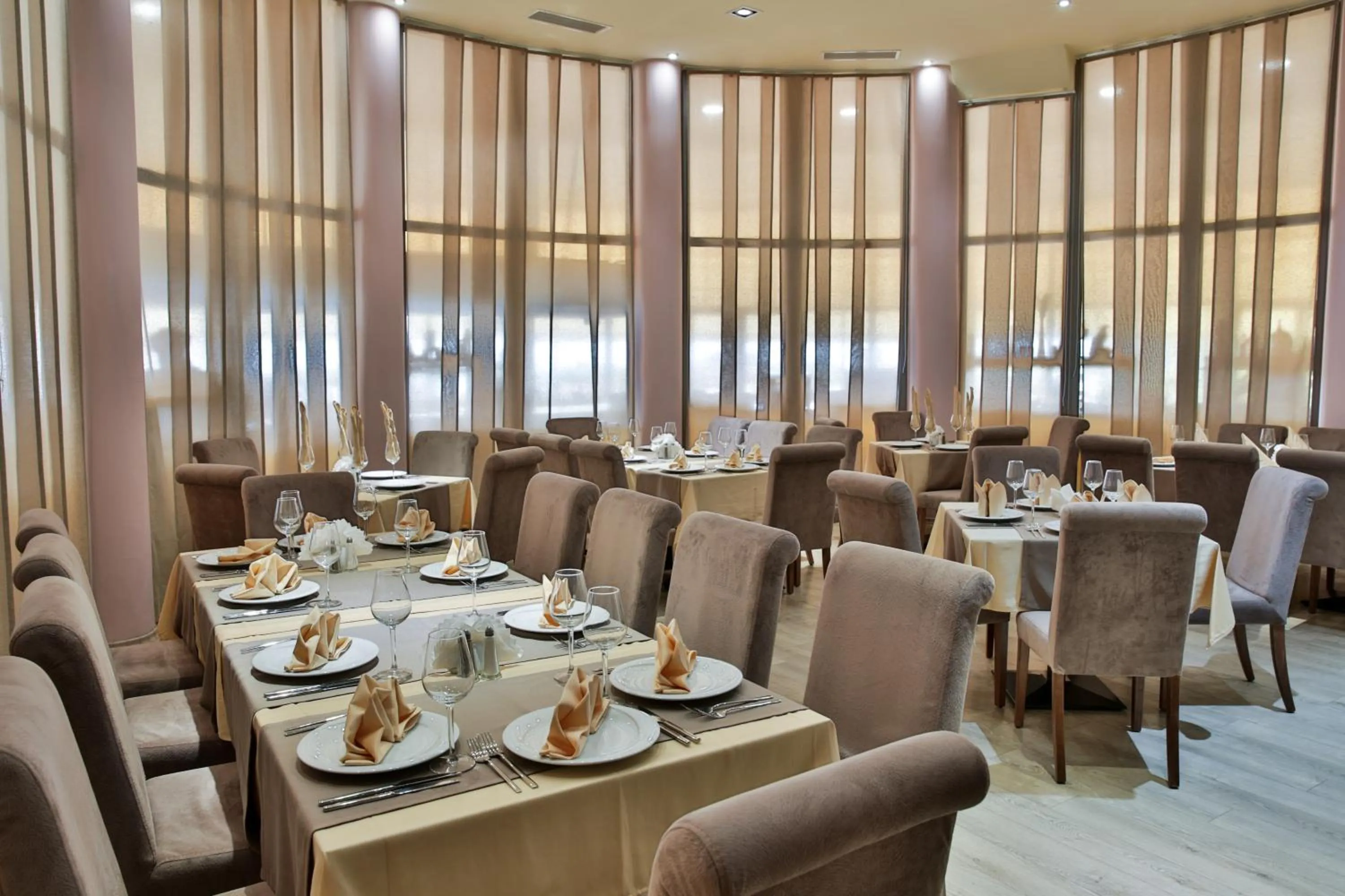 Dinner in Golden Beach Park Hotel - All inclusive