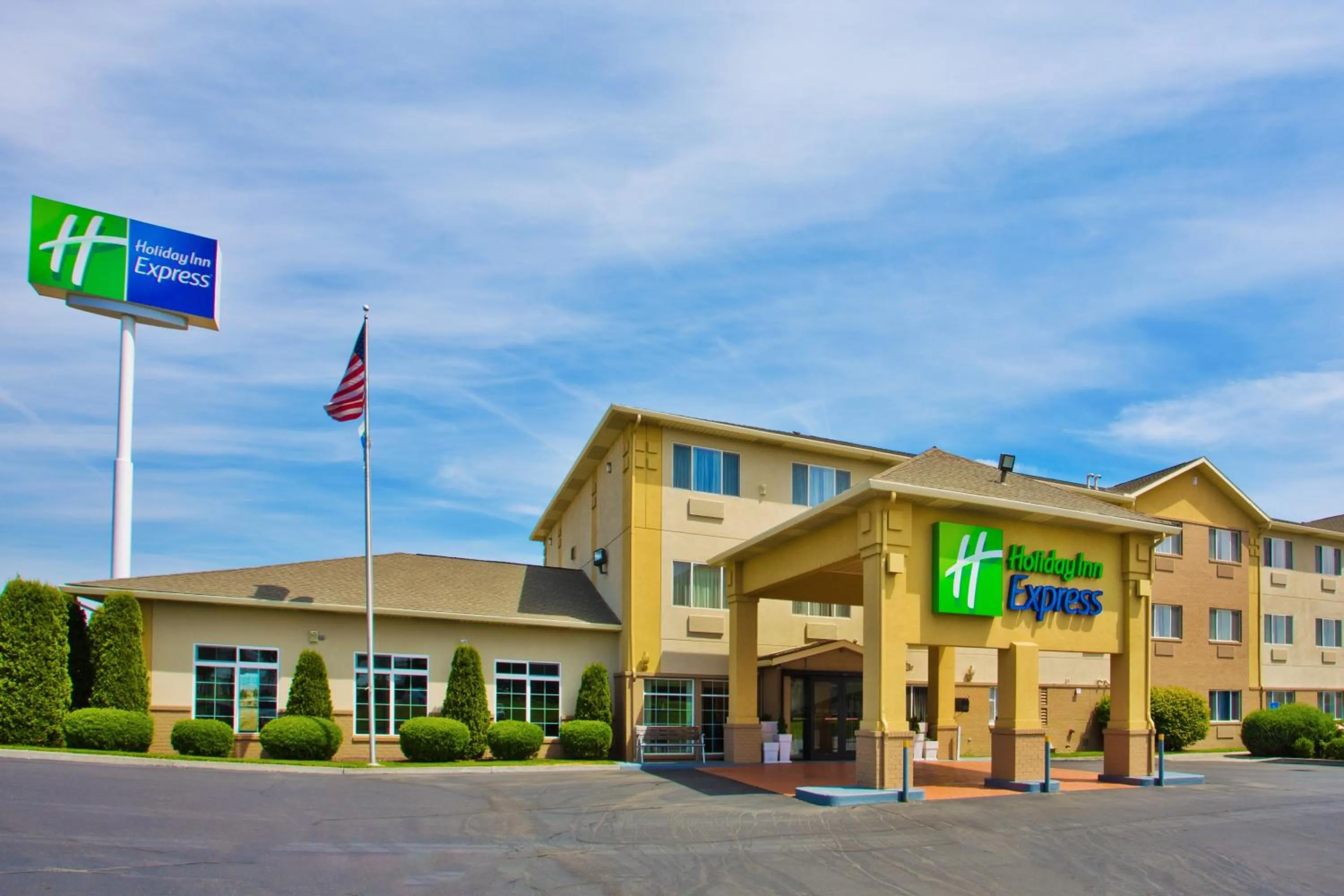 Property building in Holiday Inn Express Pendleton by IHG