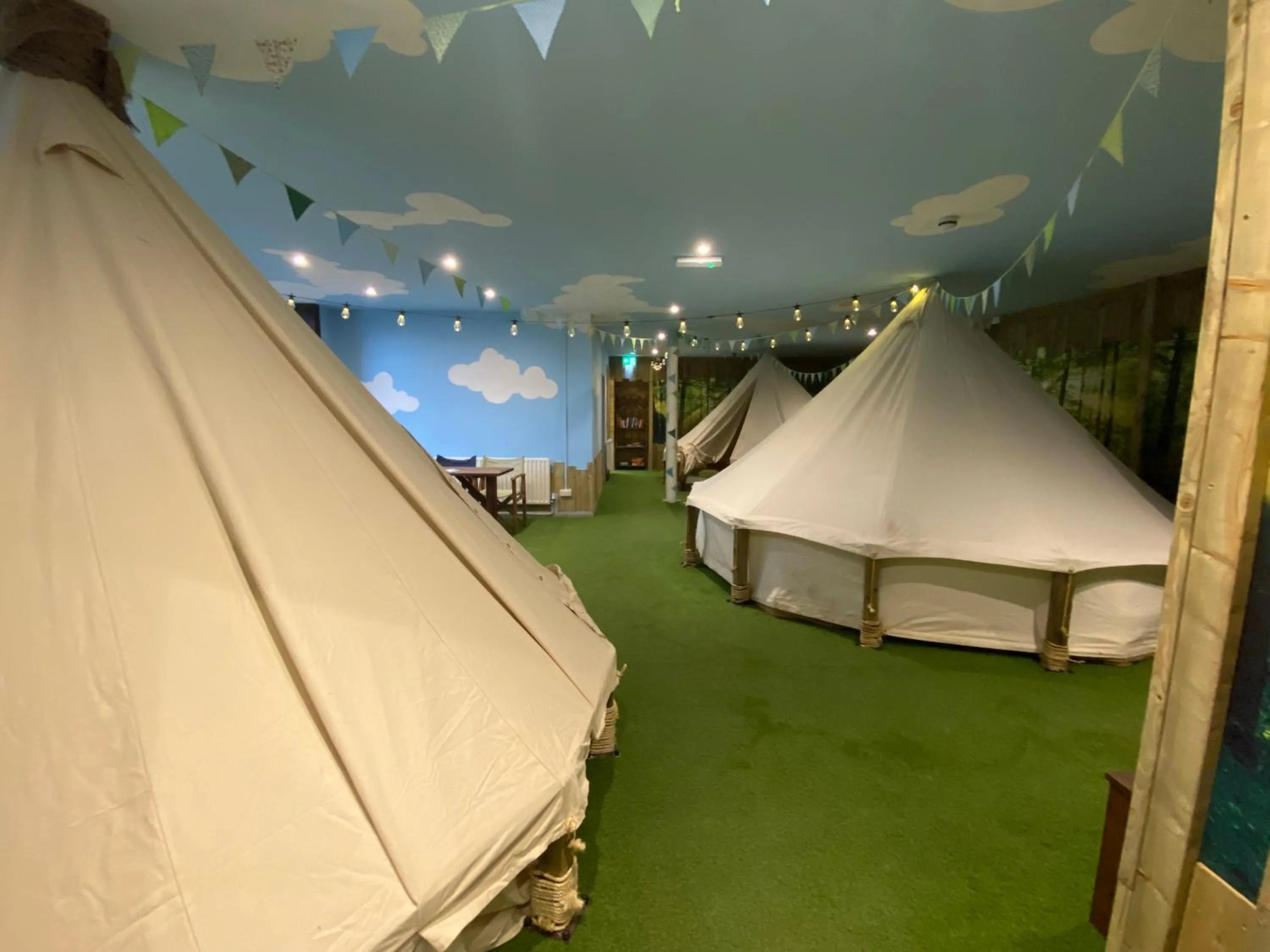 Photo of the whole room in Explorers Retreat Matlock Bath