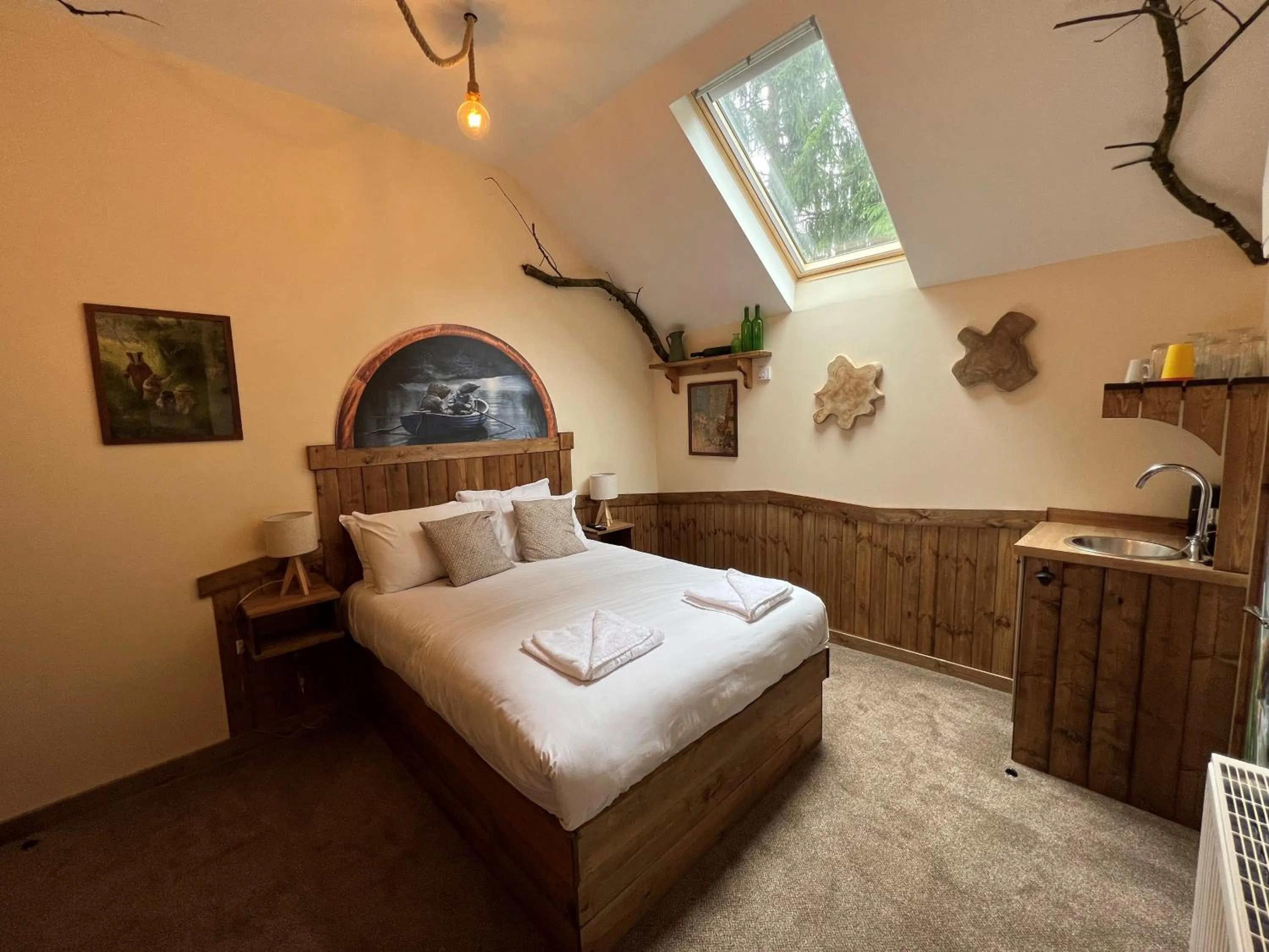 Bedroom, Bed in Explorers Retreat Matlock Bath