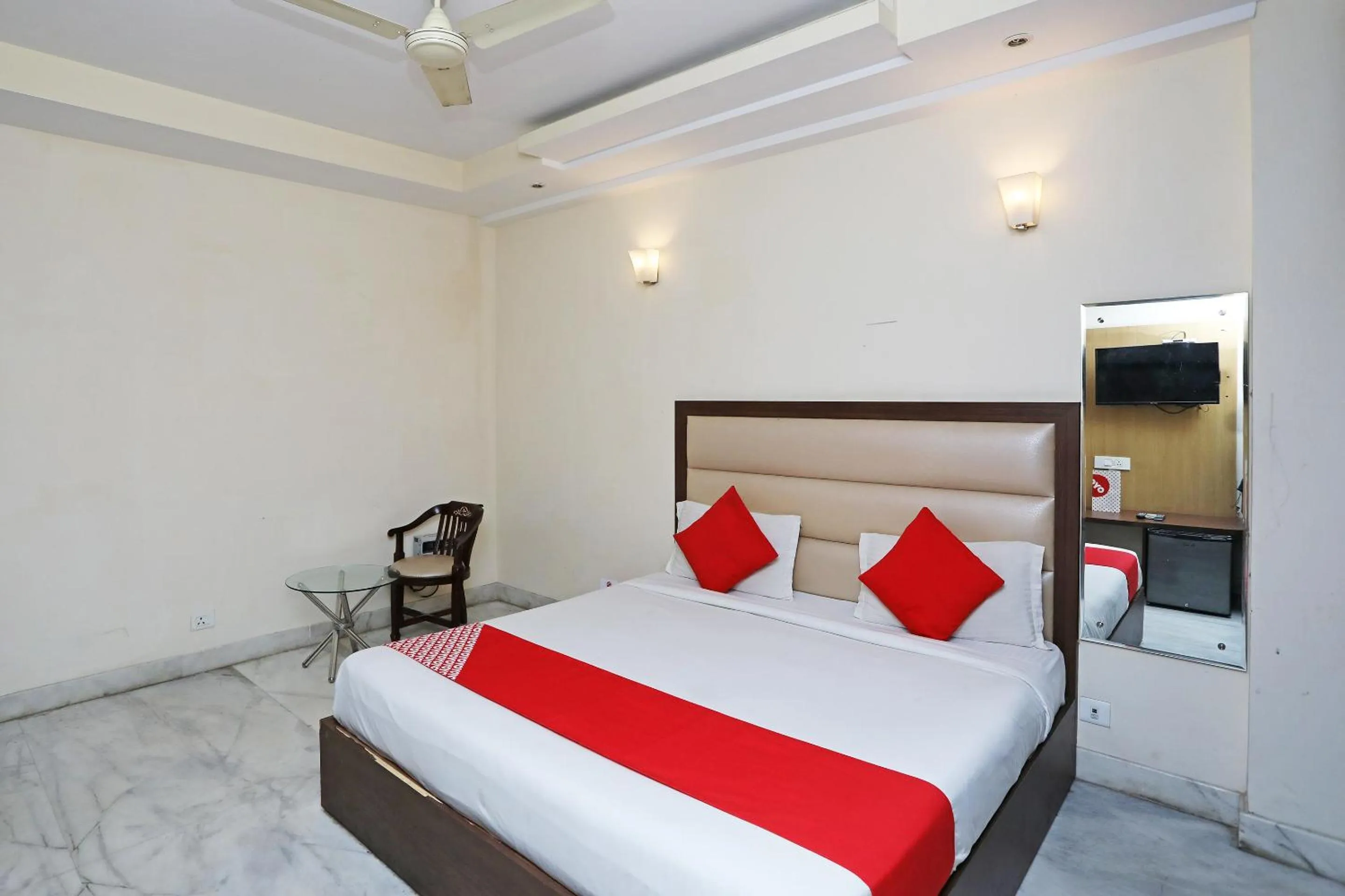 Lobby or reception, Bed in Hotel O South Paradise