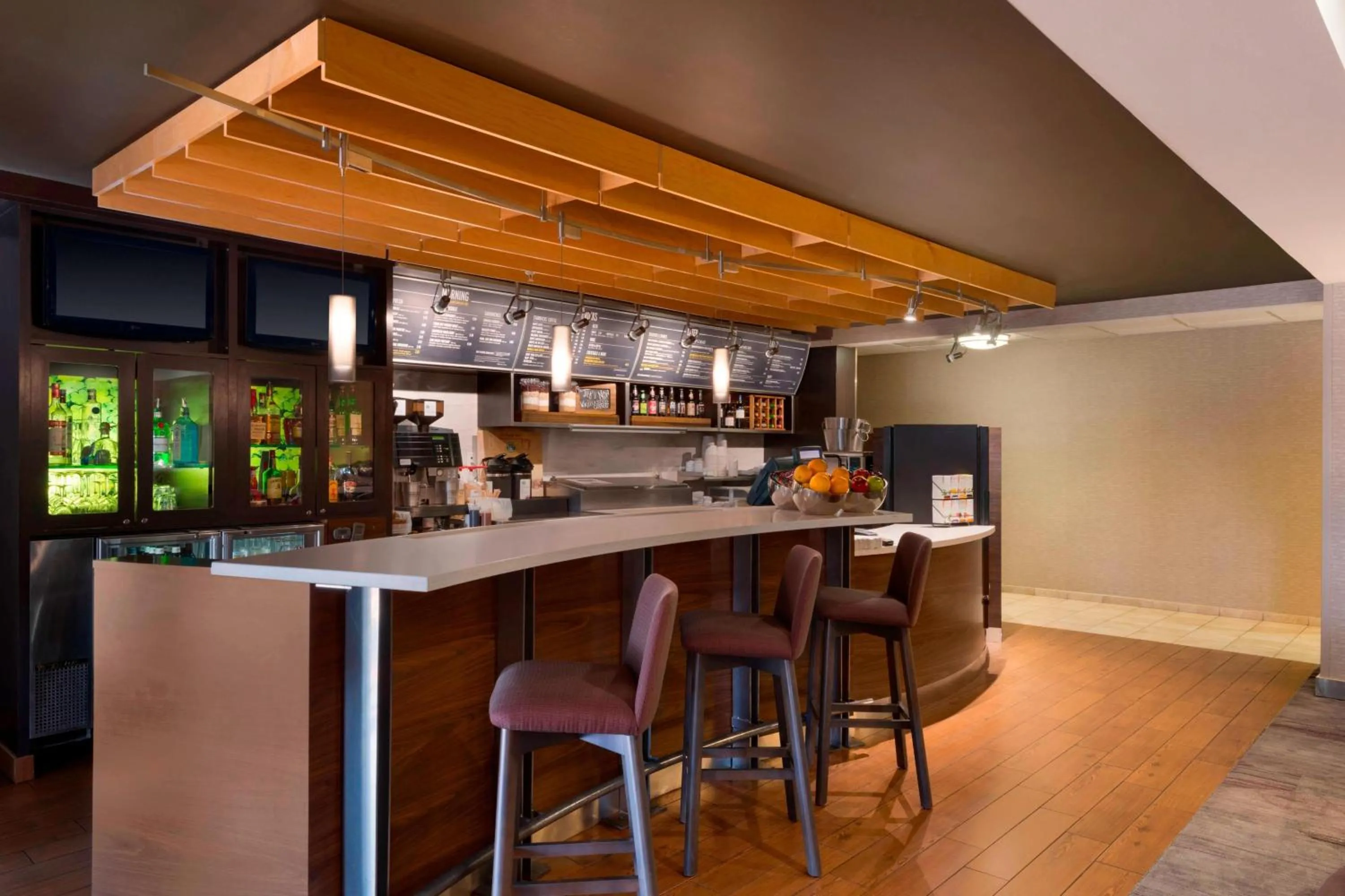 Restaurant/places to eat in Courtyard Akron Fairlawn