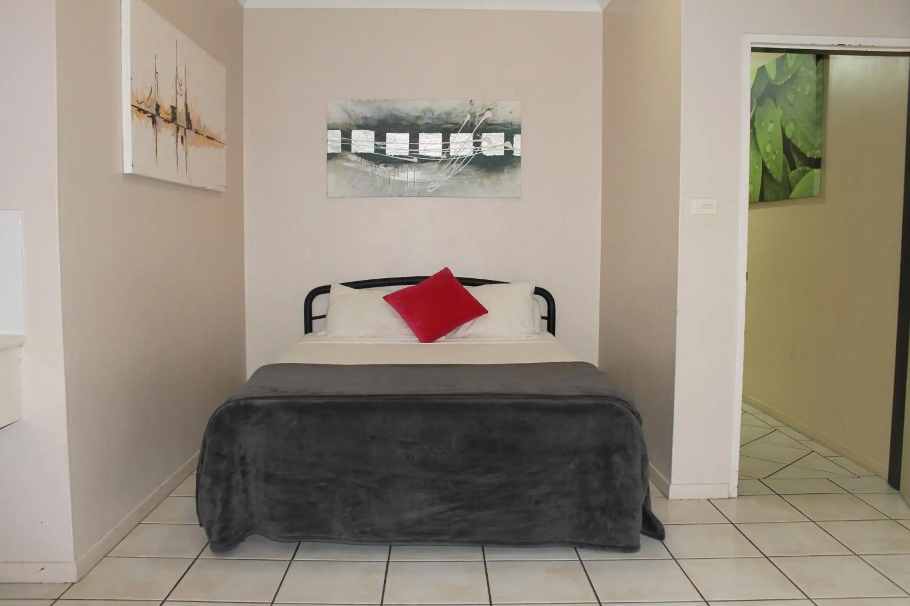 Photo of the whole room, Bed in Bohemia Resort Cairns Photo of the whole room, Bed in Bohemia Resort Cairns