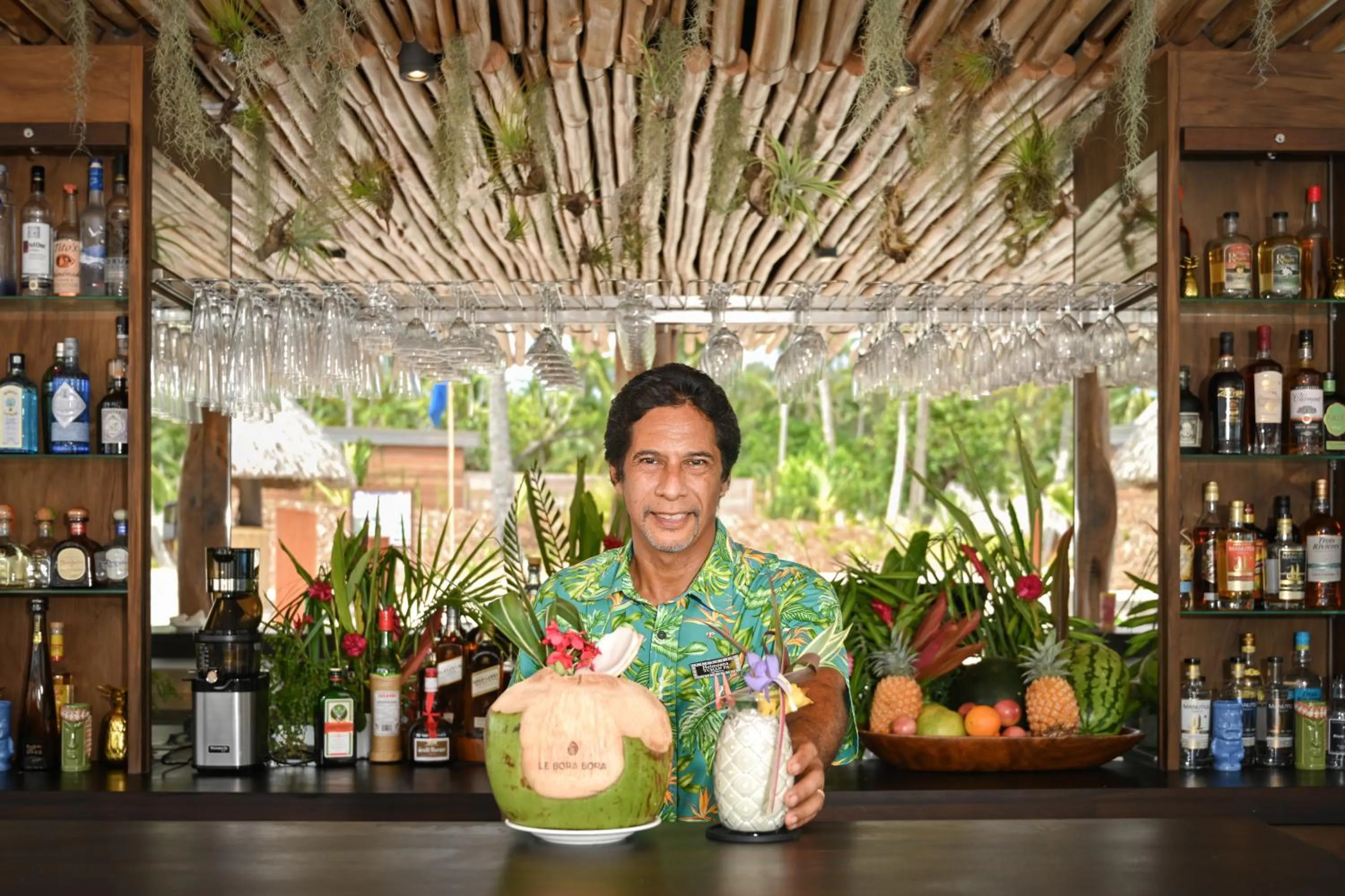 Lounge or bar in Le Bora Bora by Pearl Resorts
