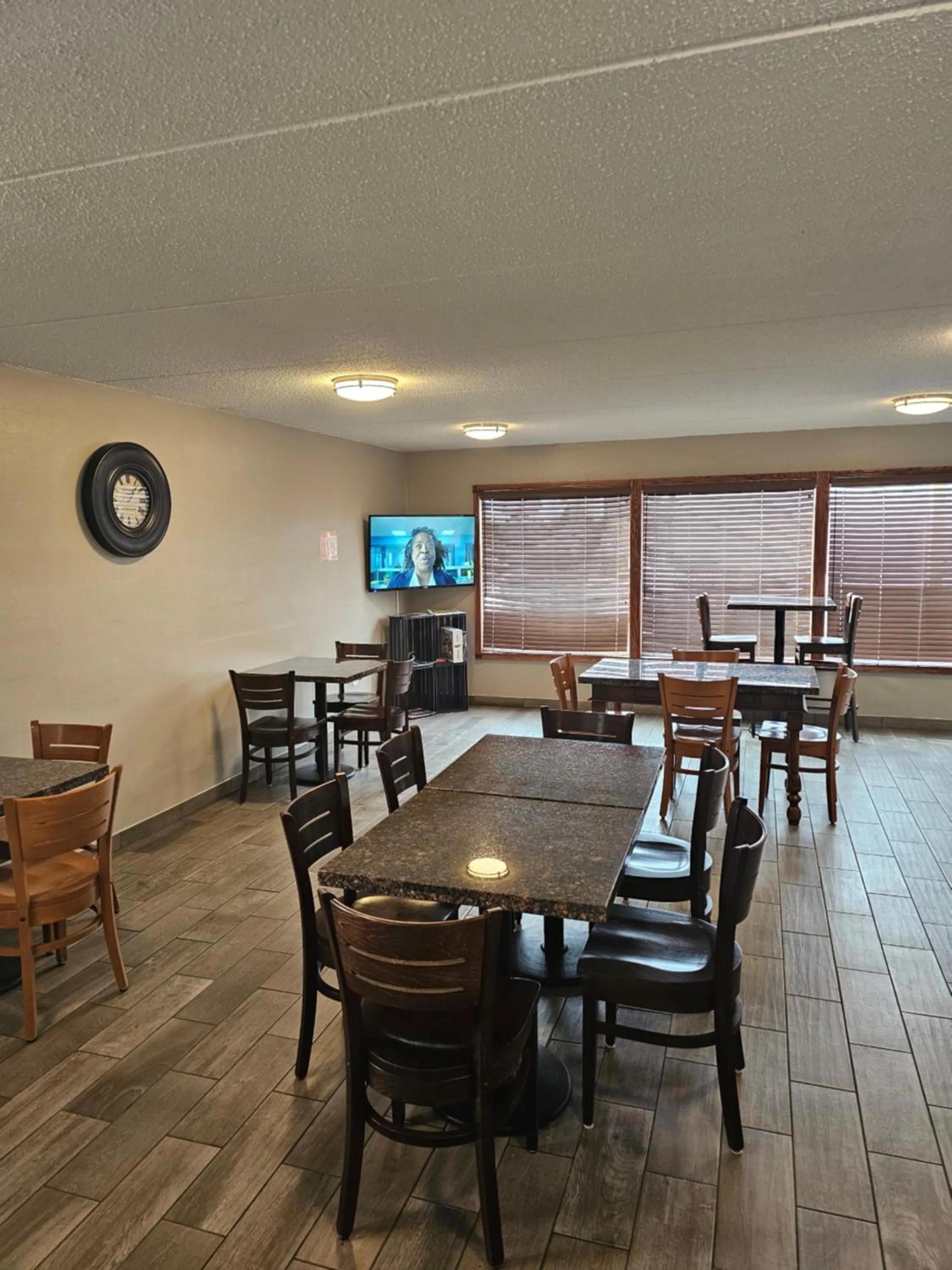 Continental breakfast in AmericInn by Wyndham Baxter Brainerd