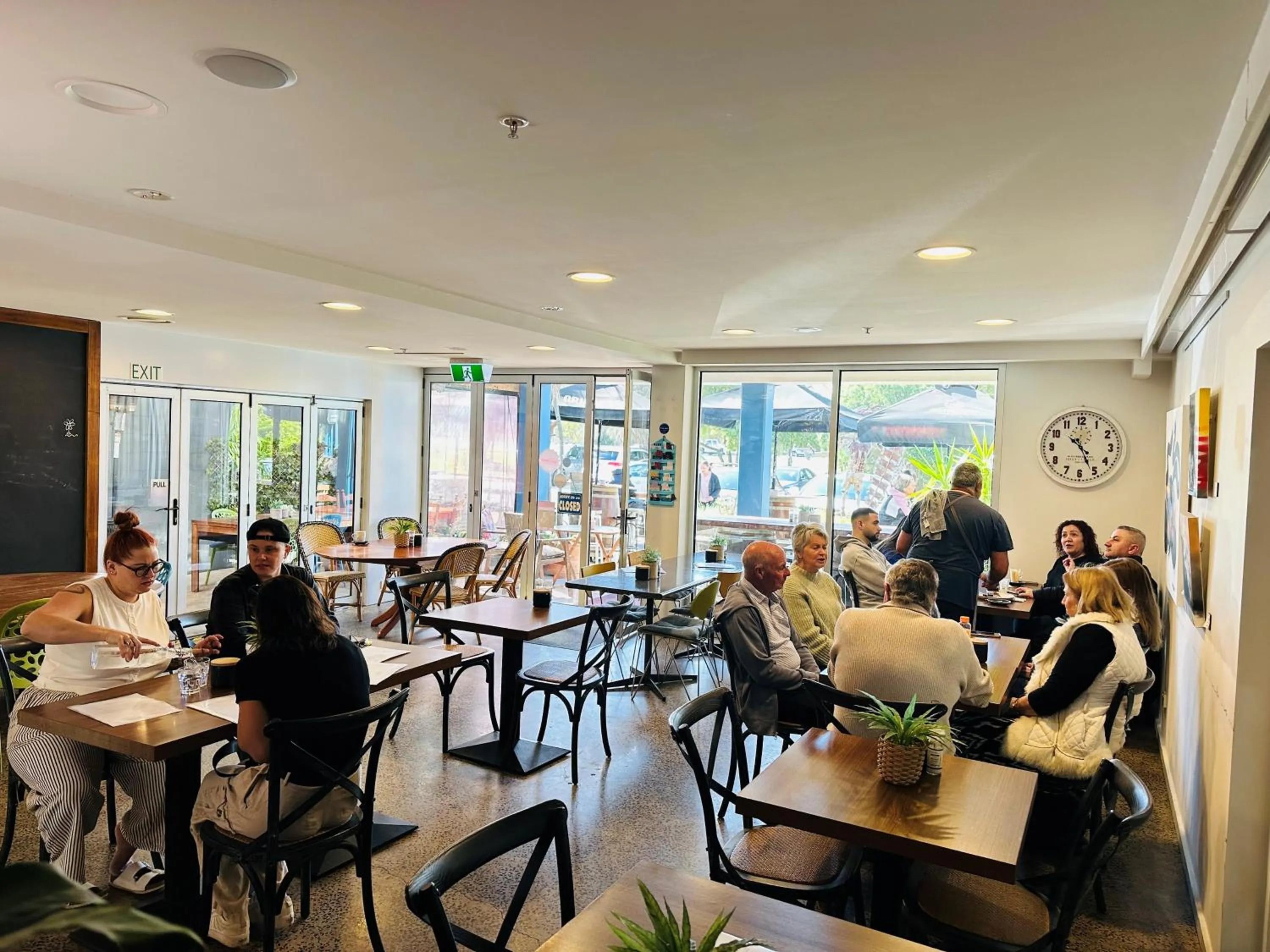 Restaurant/places to eat in The Island Accommodation