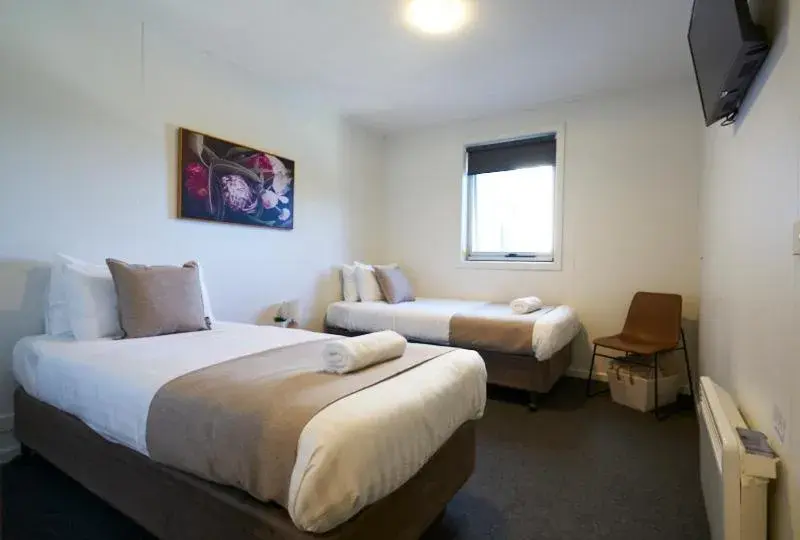 Property building, Bed in The Island Accommodation Property building, Bed in The Island Accommodation