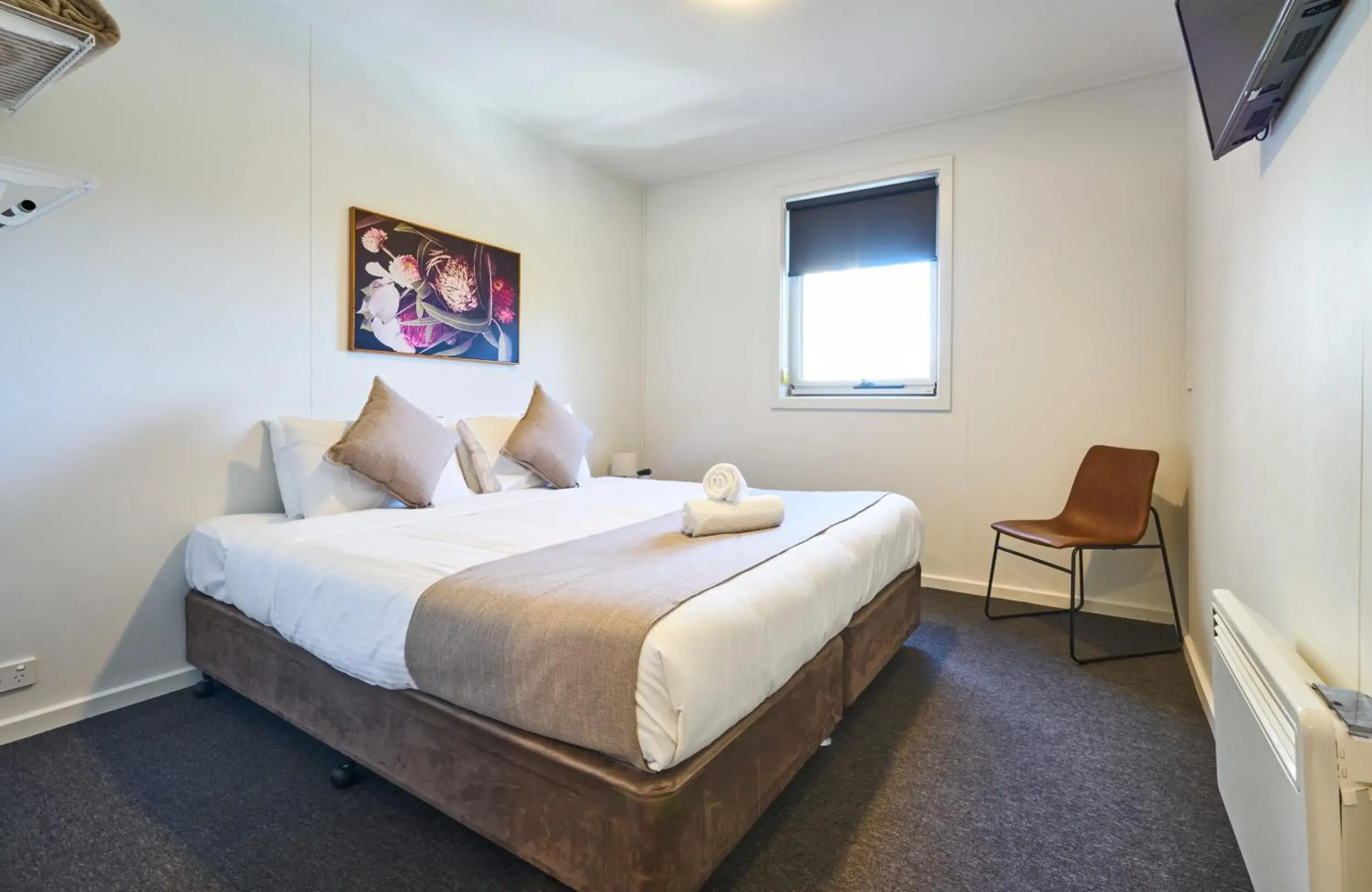 Property building, Bed in The Island Accommodation Property building, Bed in The Island Accommodation