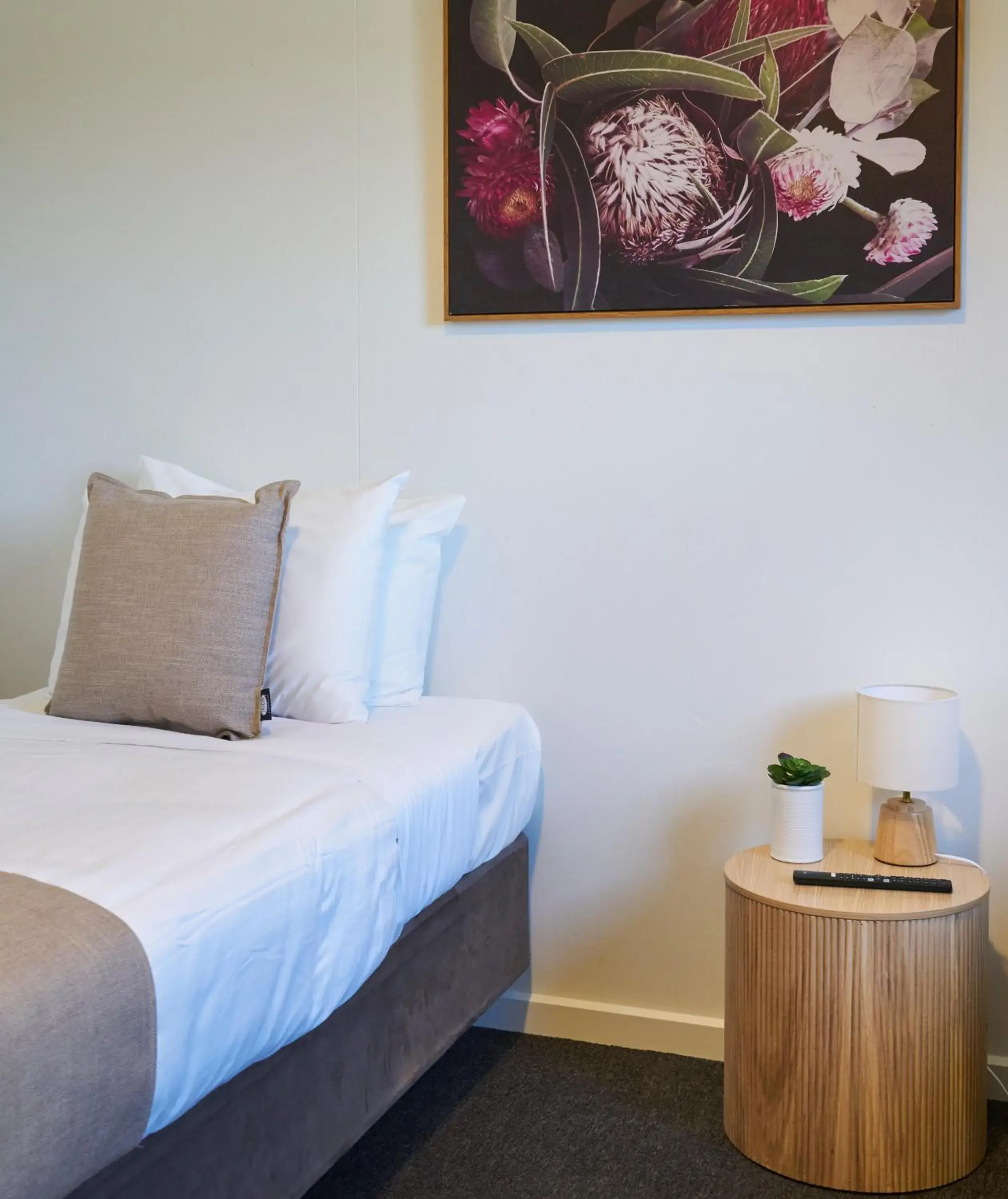 Property building, Bed in The Island Accommodation Property building, Bed in The Island Accommodation