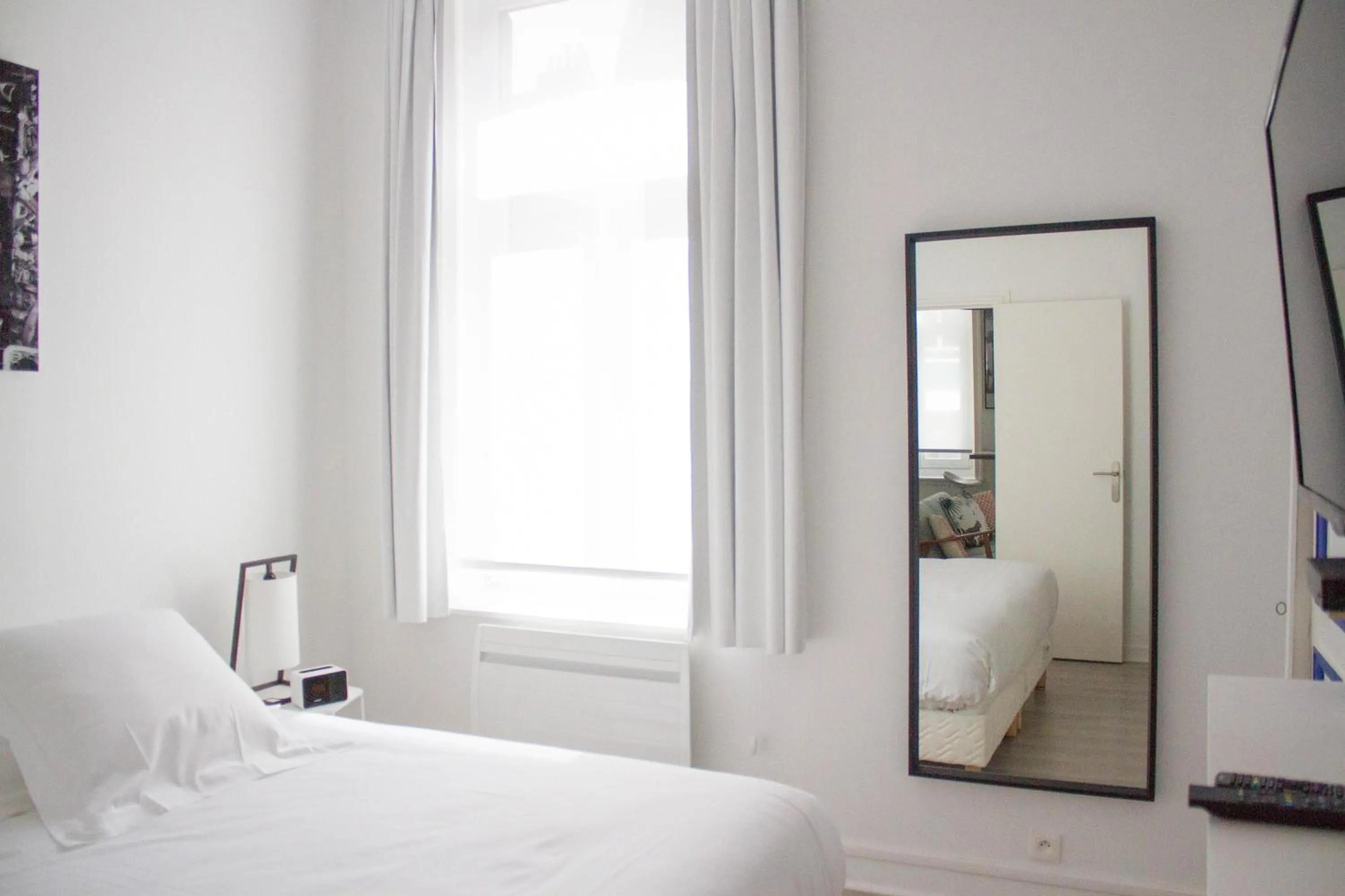 Bedroom, Bed in Appartements de Jeanne