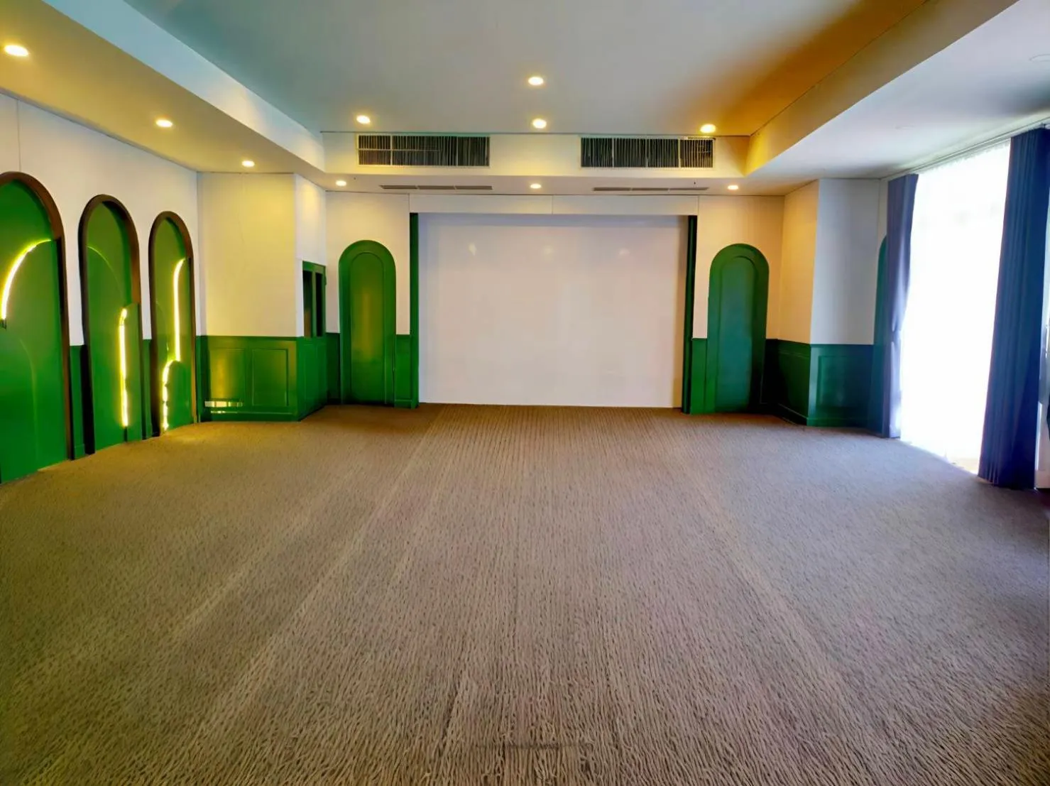 Meeting/conference room in Royal Phala Cliff Beach Resort