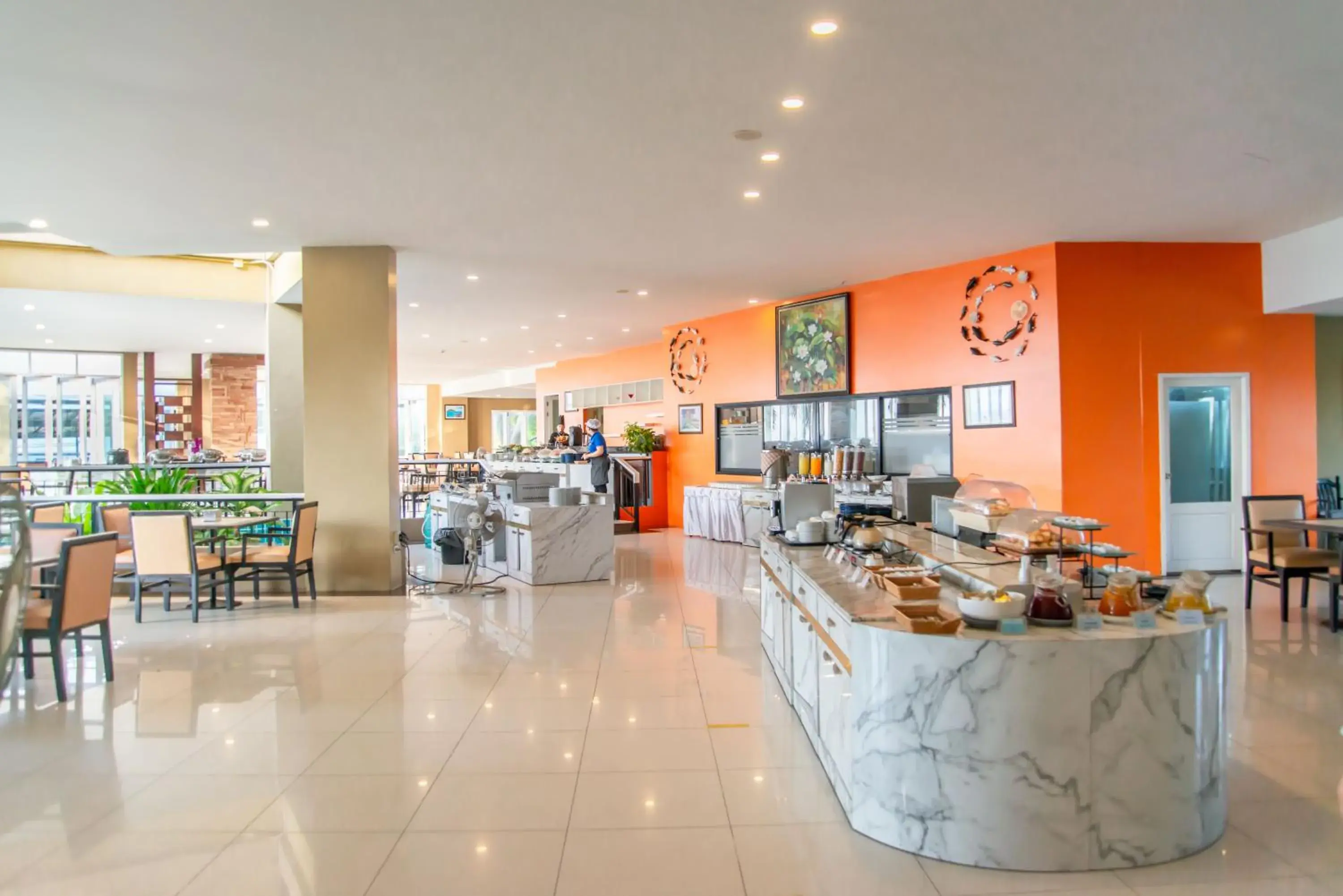 Restaurant/places to eat in Royal Phala Cliff Beach Resort Restaurant/places to eat in Royal Phala Cliff Beach Resort