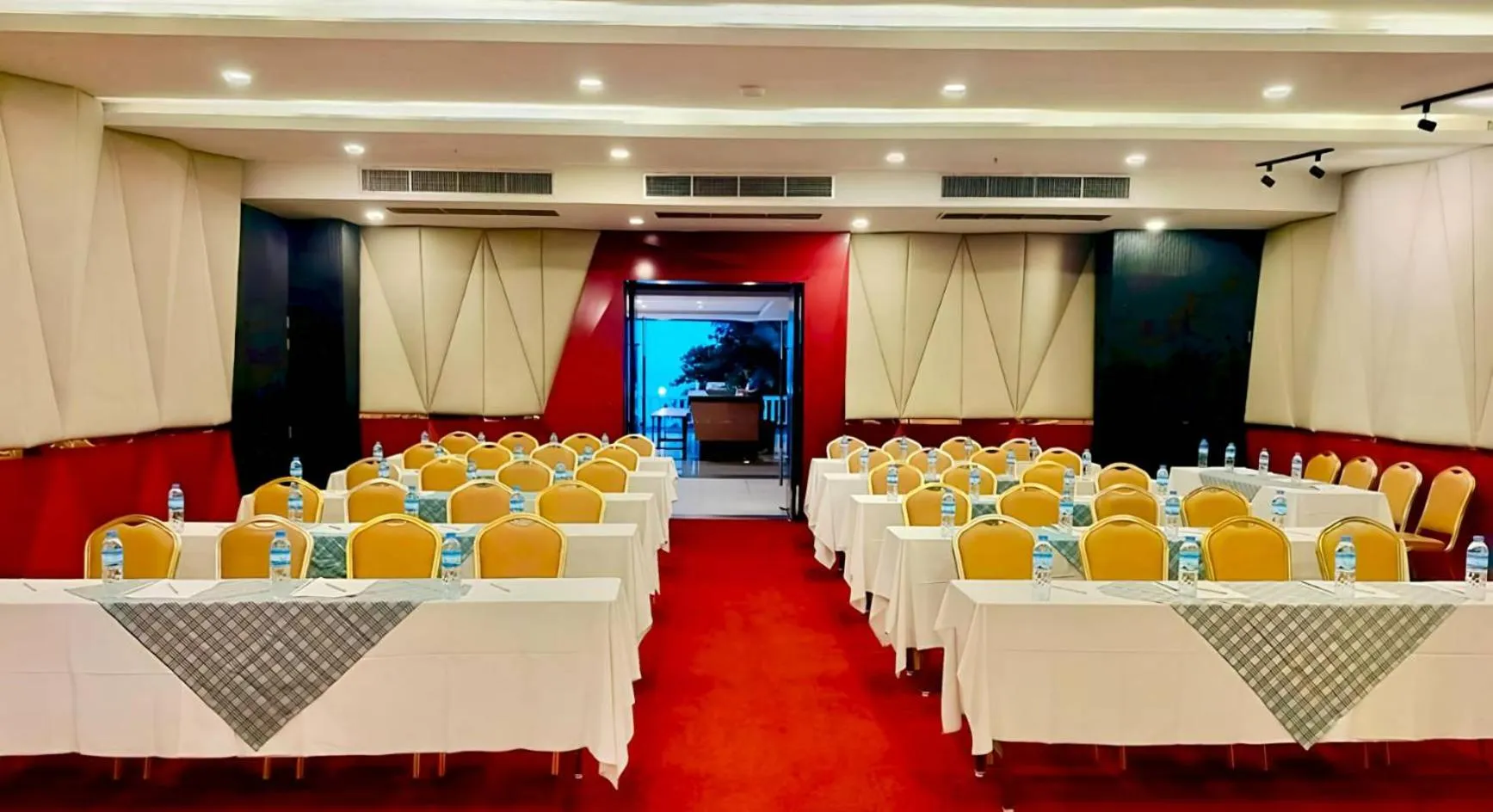 Meeting/conference room in Royal Phala Cliff Beach Resort